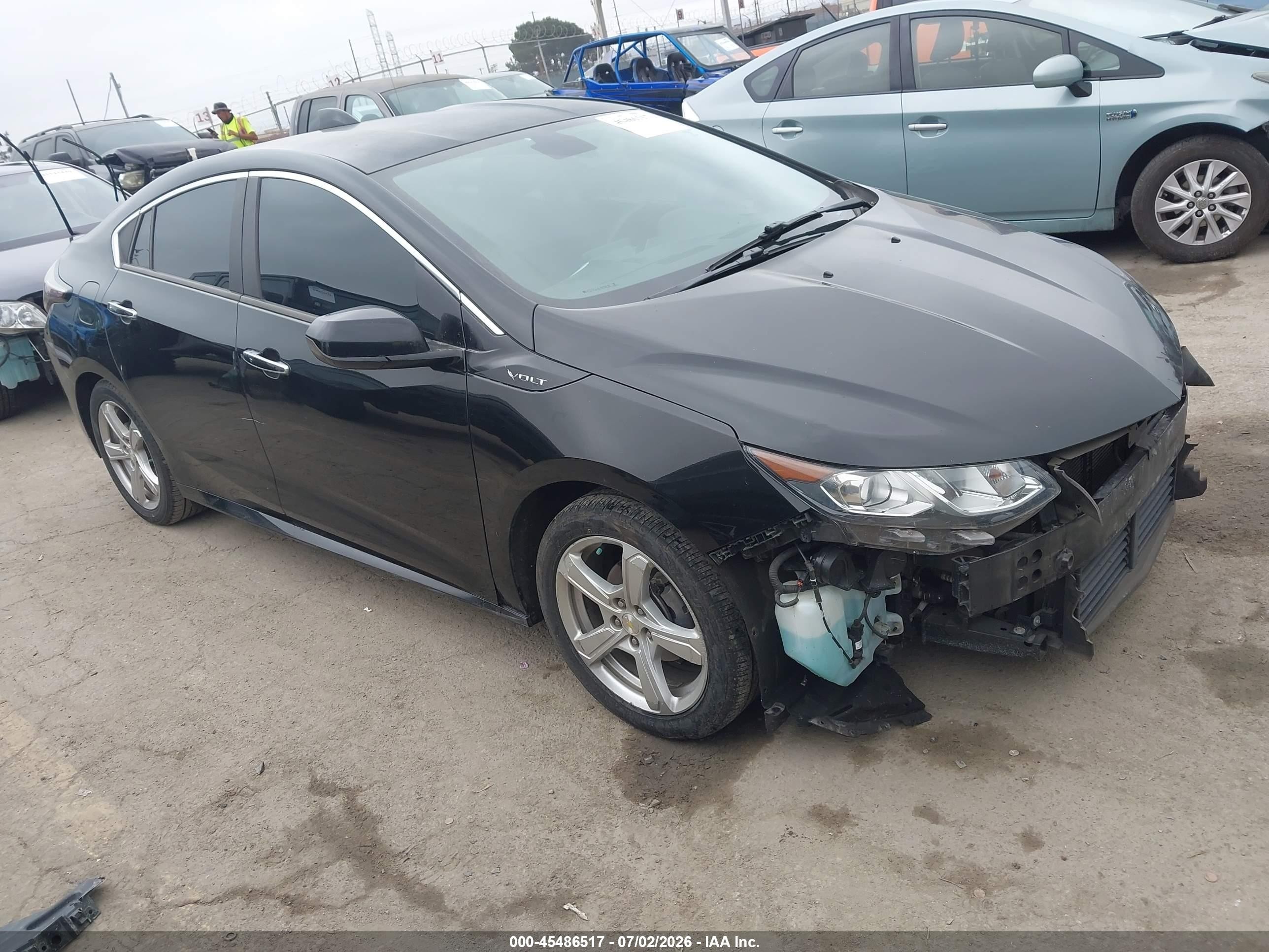 2017 Chevrolet Volt LT, VIN 1G1RC6S57HU106954 — Front end