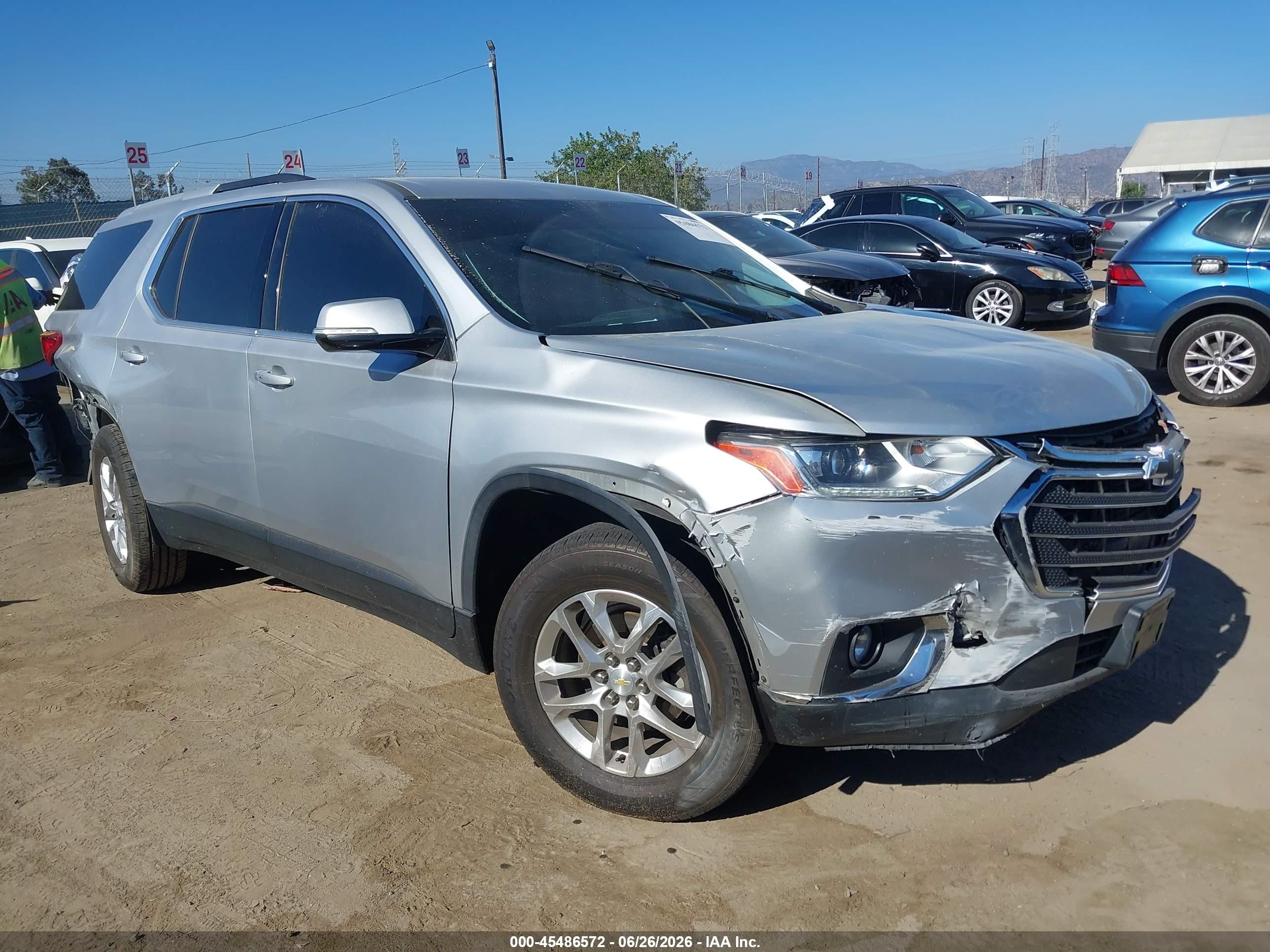 2018 Chevrolet Traverse LT Cloth, VIN 1GNERGKW9JJ152092 — Rear end
