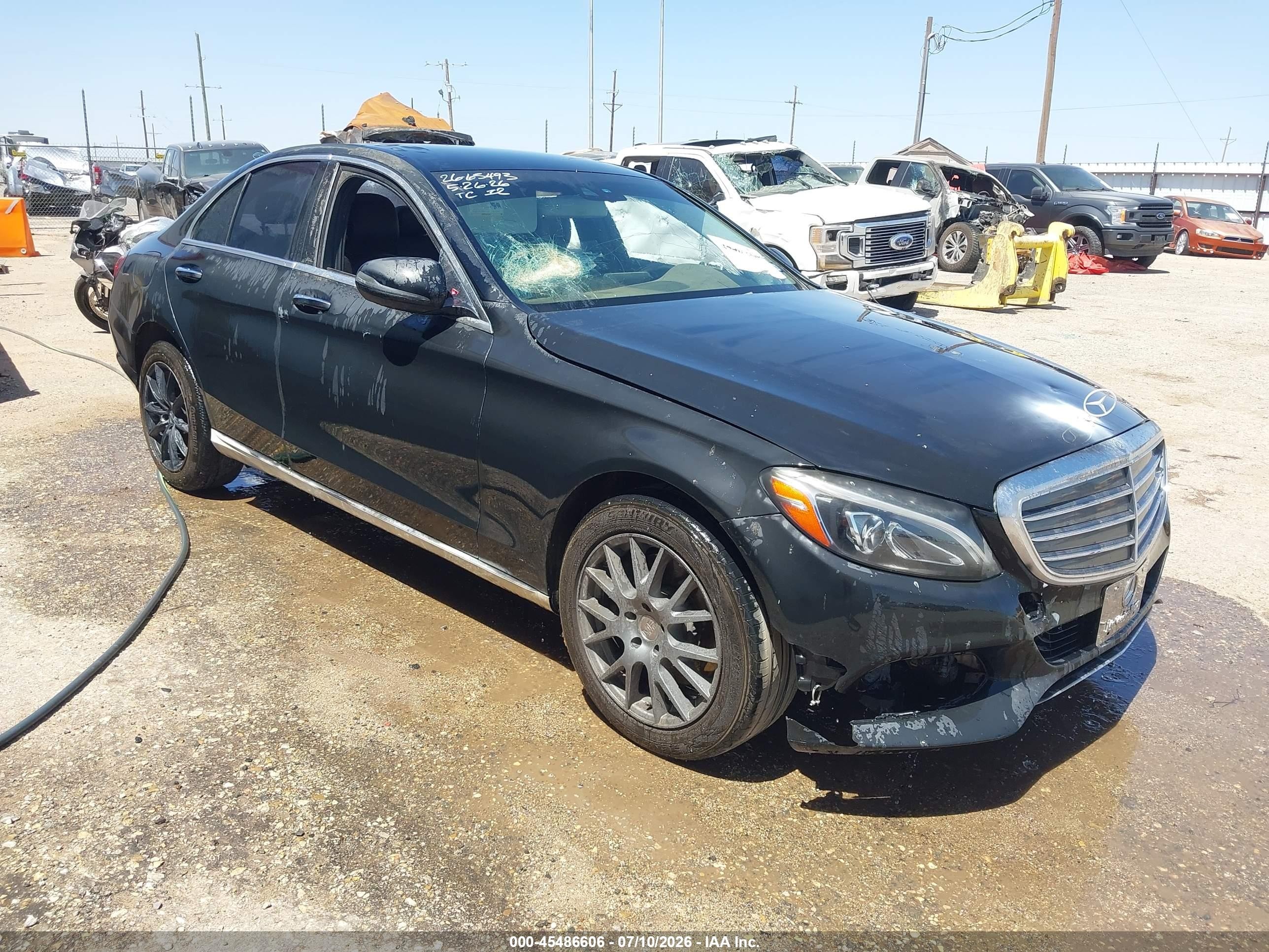 2017 Mercedes-Benz C 300, VIN 55SWF4KB1HU199019 — Normal wear
