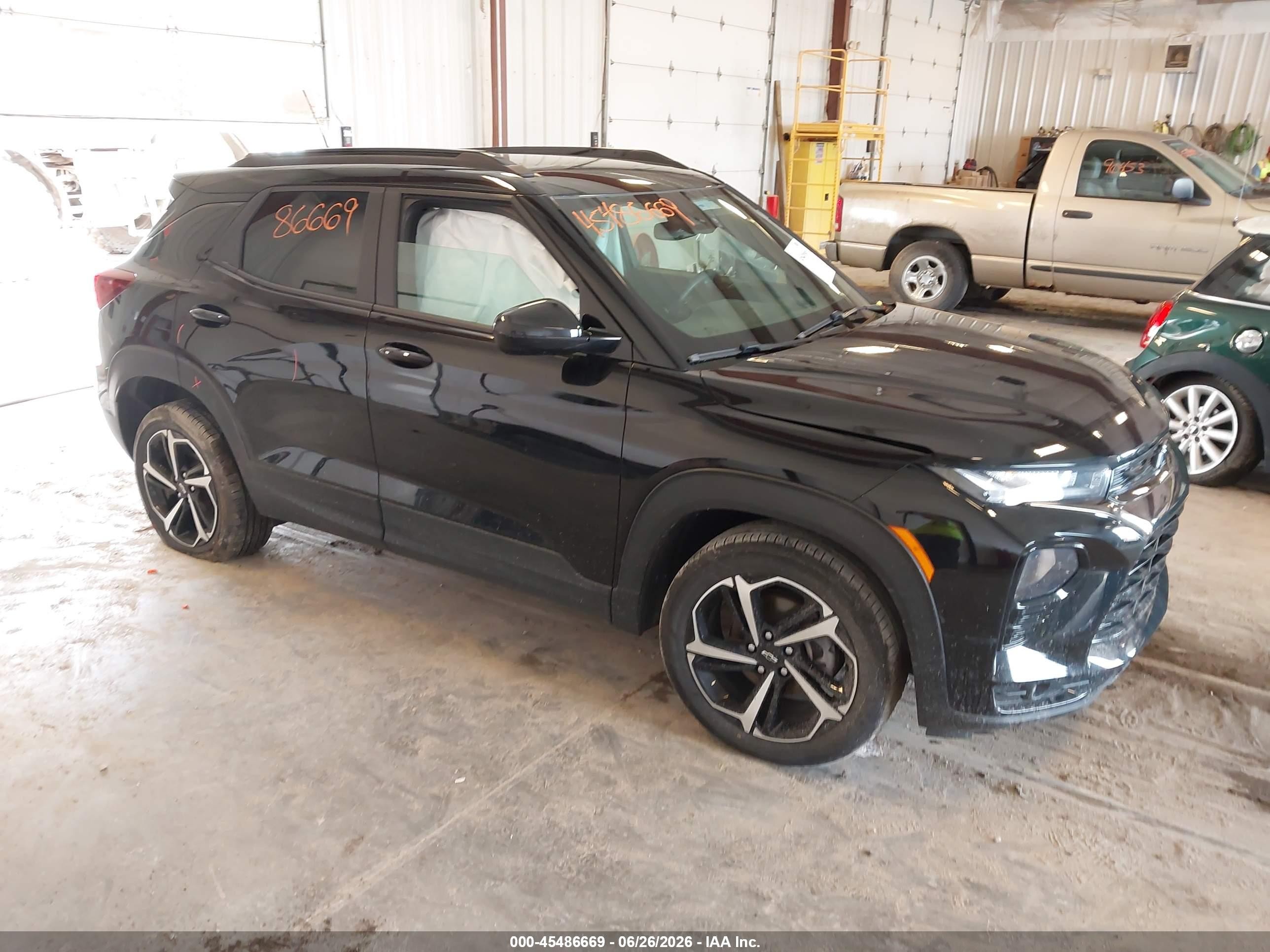2022 Chevrolet TrailBlazer RS, VIN KL79MTSL9NB076149 — Днище