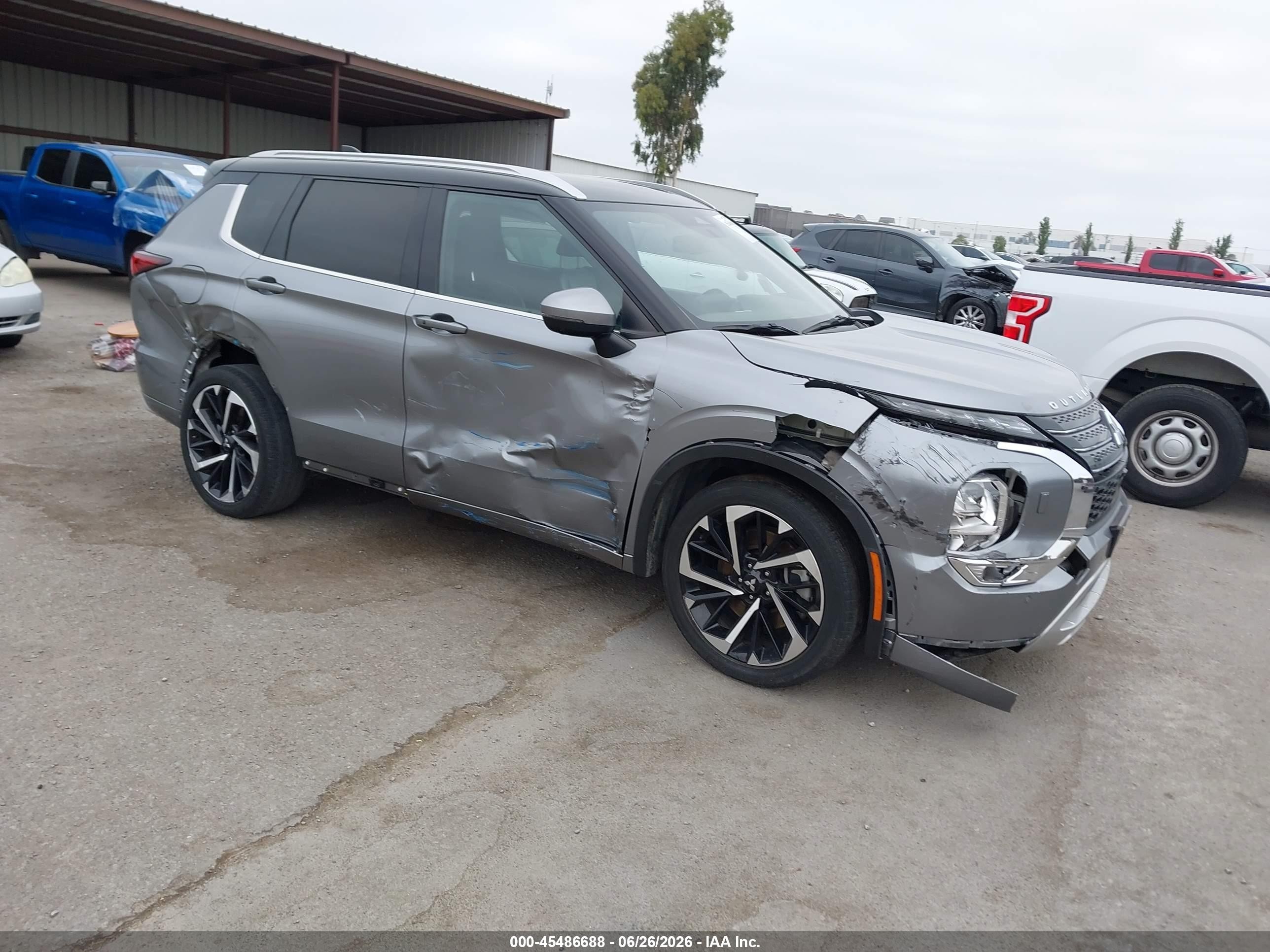 2024 Mitsubishi Outlander SEL, VIN JA4J4WA8XRZ004365 — Side