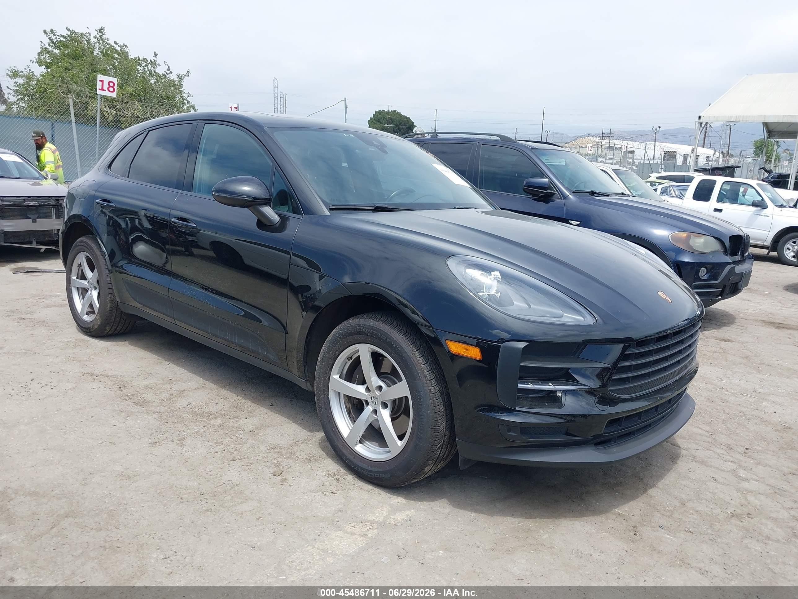 2019 Porsche Macan, VIN WP1AA2A52KLB05341 — Front end