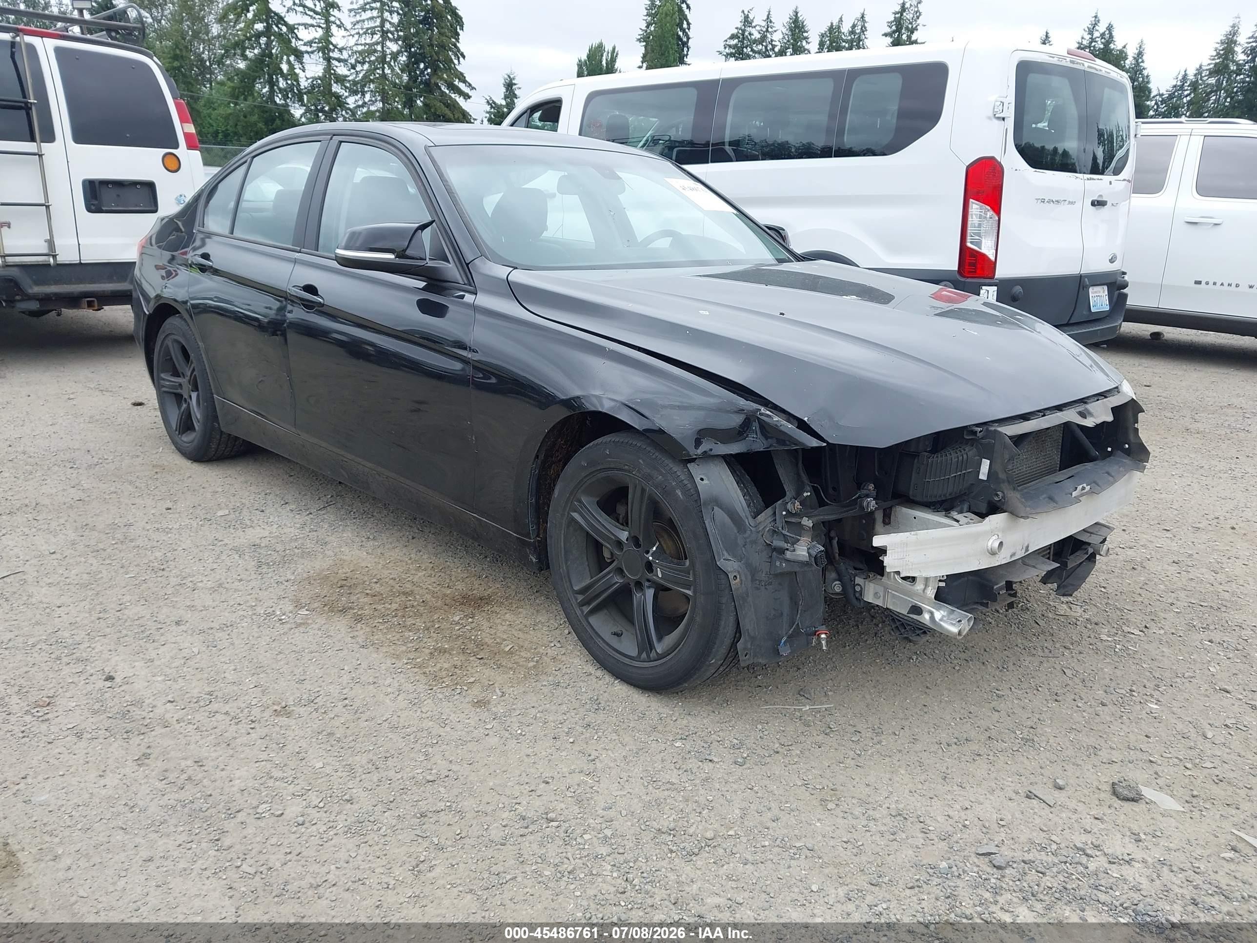 2013 BMW 3 Series 328i xDrive, VIN WBA3B5C5XDF598402 — Front end