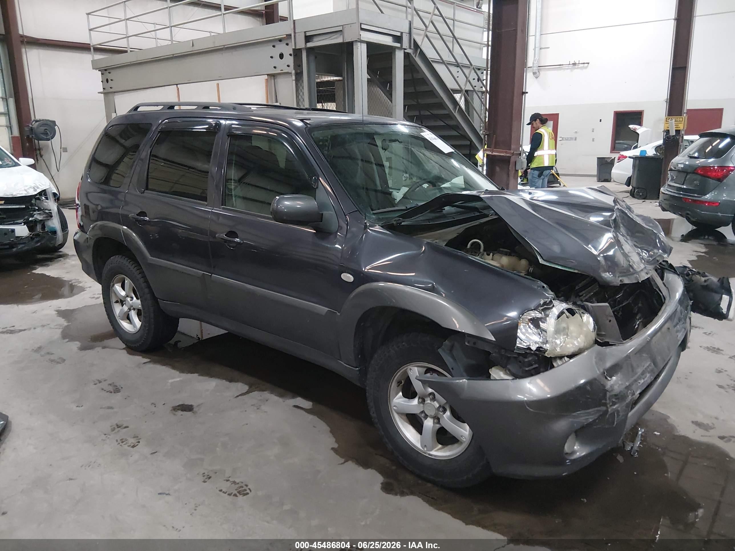 2005 Mazda Tribute S, VIN 4F2CZ941X5KM49112 — Front end