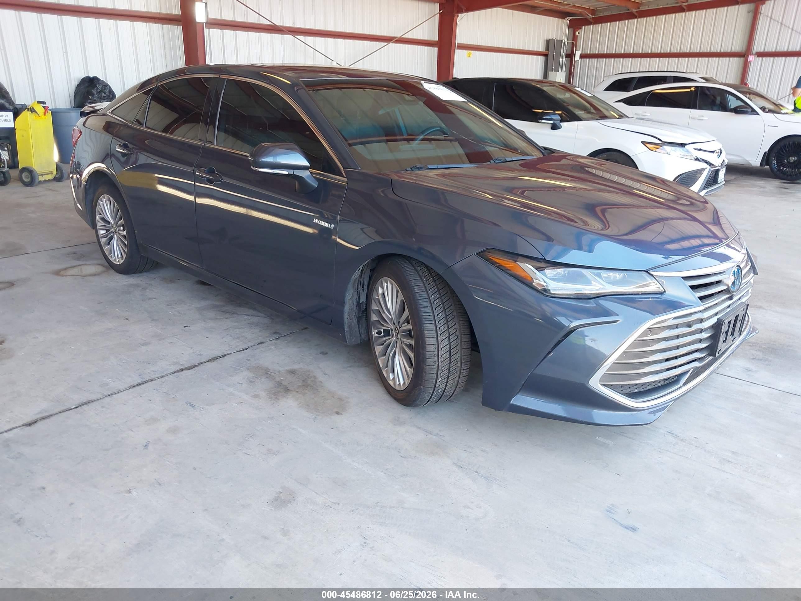 2020 Toyota Avalon Limited Hybrid, VIN 4T1D21FB2LU018406 — Front end