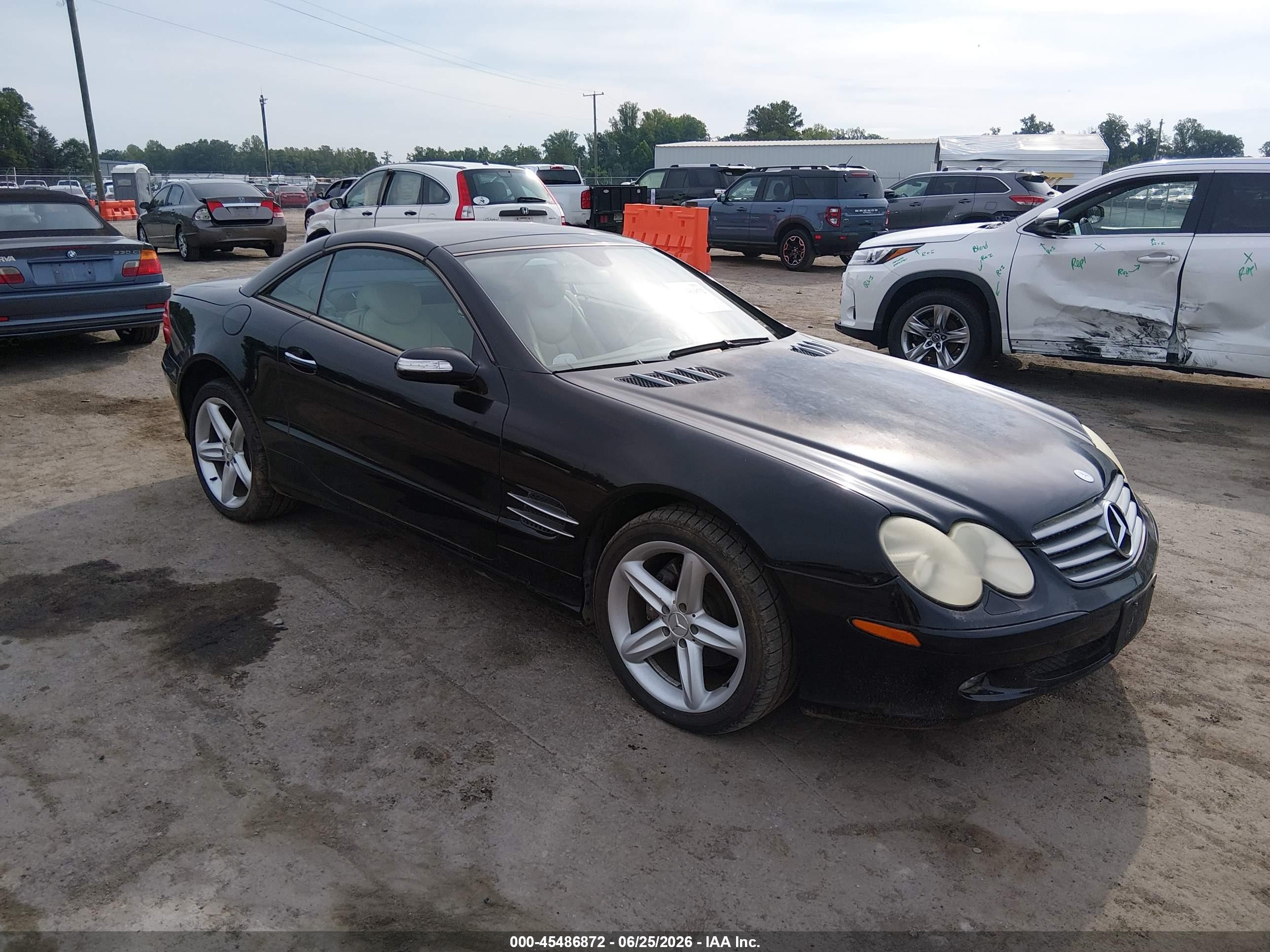 2005 Mercedes-Benz SL 500, VIN WDBSK75F25F093650 — Normal wear