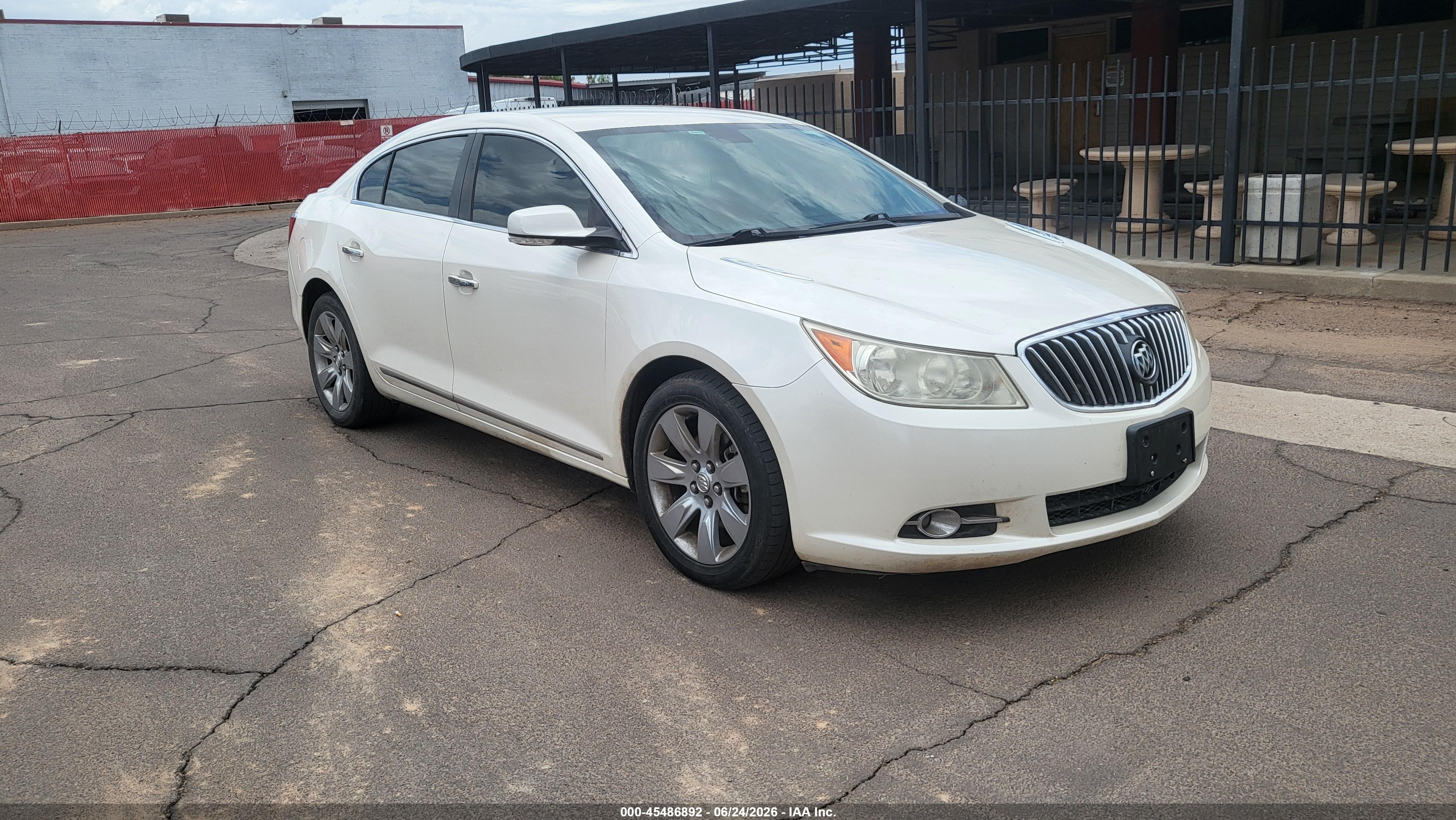2013 Buick LaCrosse Premium 1, VIN 1G4GF5E36DF308110 — Side