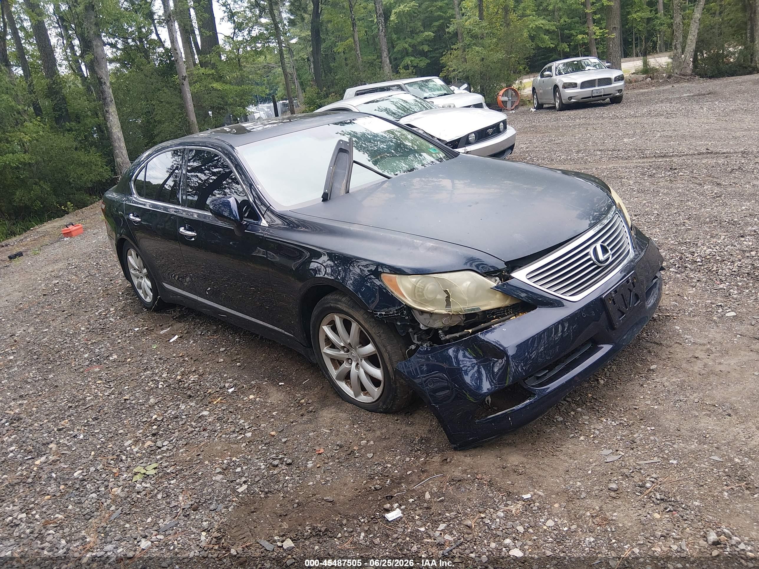 2009 Lexus LS 460, VIN JTHCL46F495003893 — Normal wear