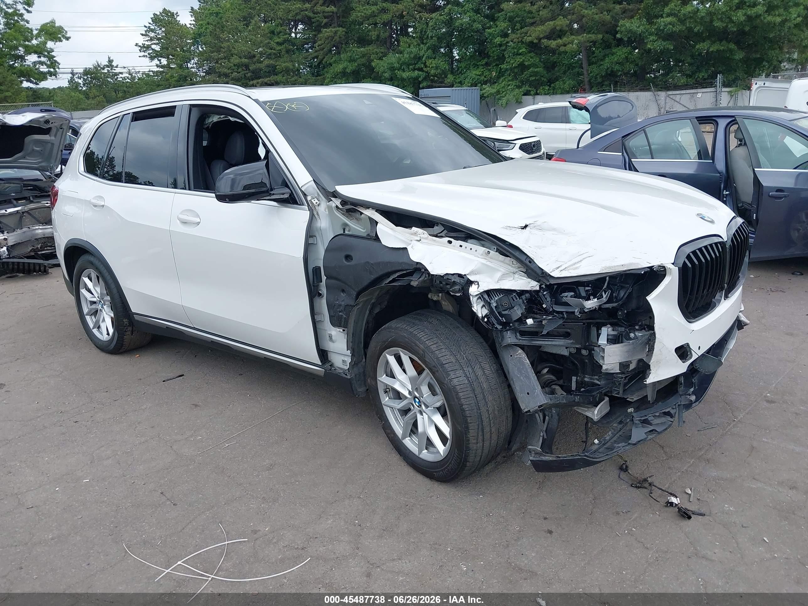 2020 BMW X5 xDrive40i, VIN 5UXCR6C03L9B79699 — Перед