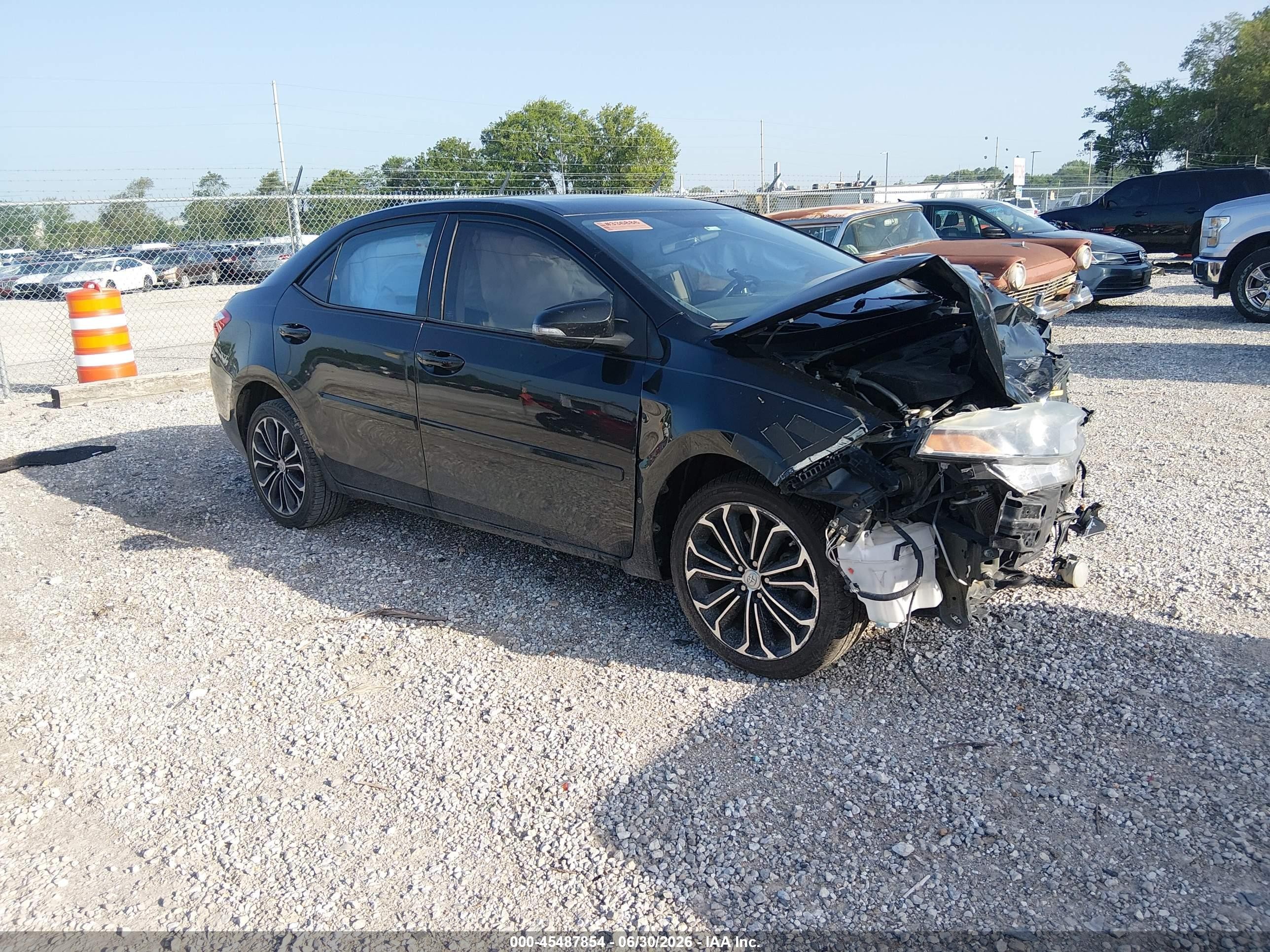 2016 Toyota Corolla LE Plus, VIN 5YFBURHE3GP477653 — Front end