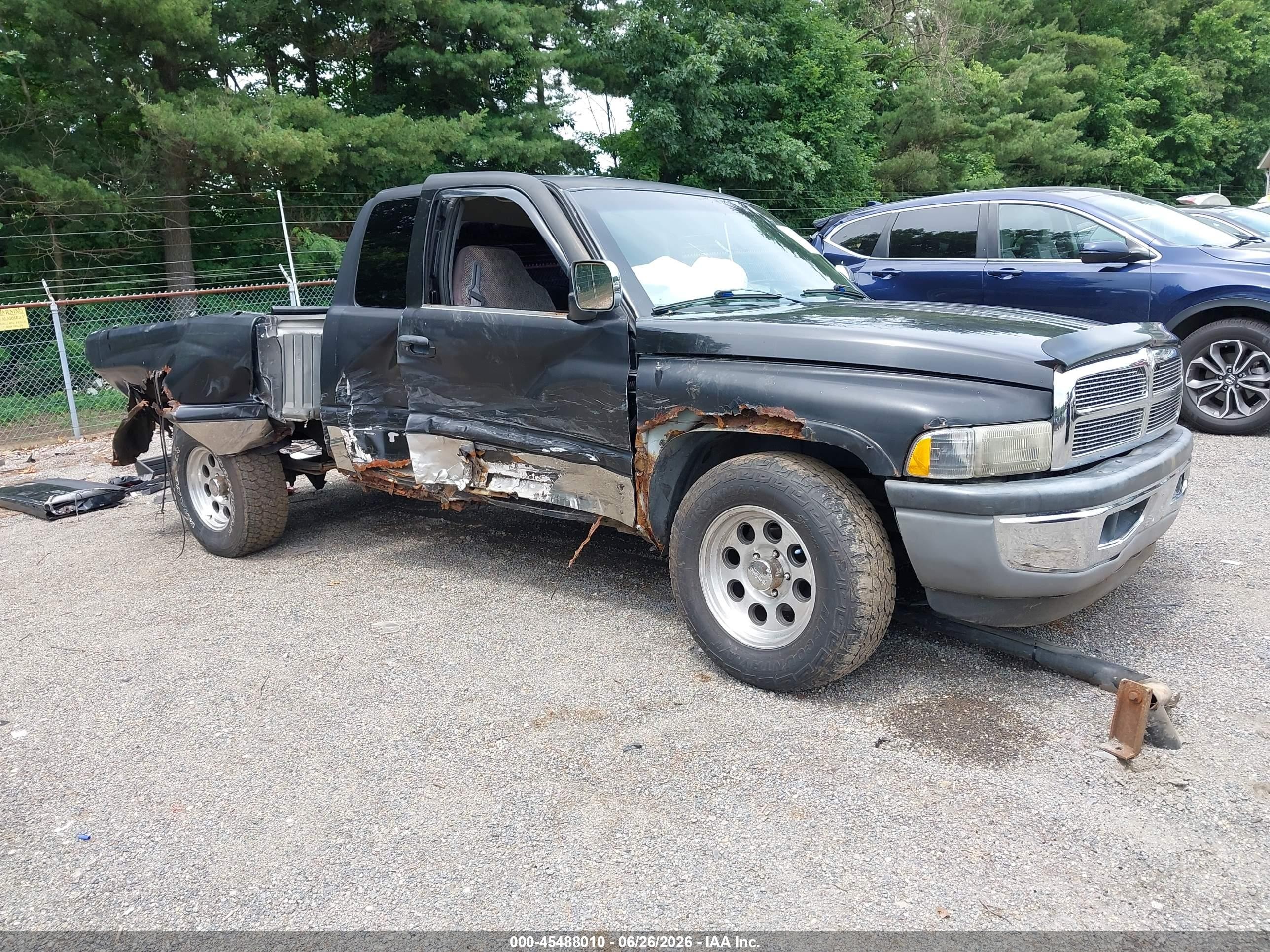 1998 Dodge 1500, VIN 3B7HC13Y2WG177963 — Rear end