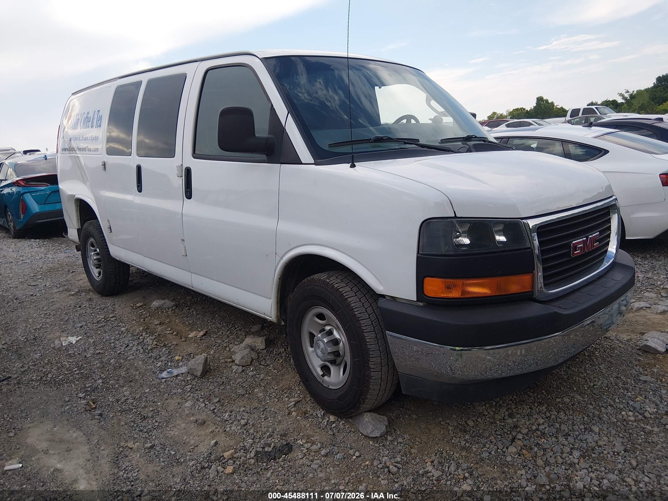 2017 GMC Savana Cargo, VIN 1GTW7AFF6H1907820 — Rear end