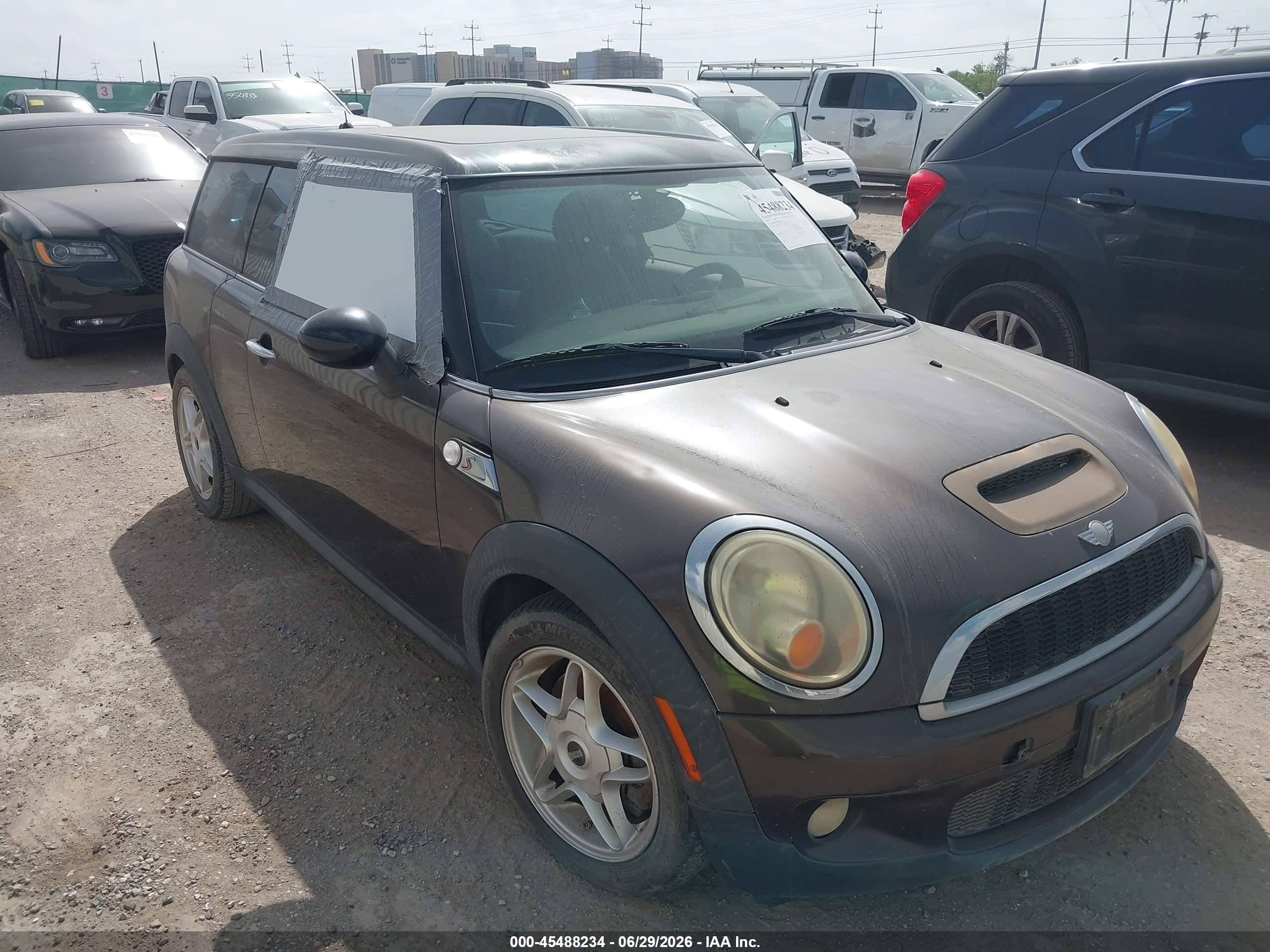 2009 MINI Clubman S, VIN WMWMM33549TP93004 — Перед
