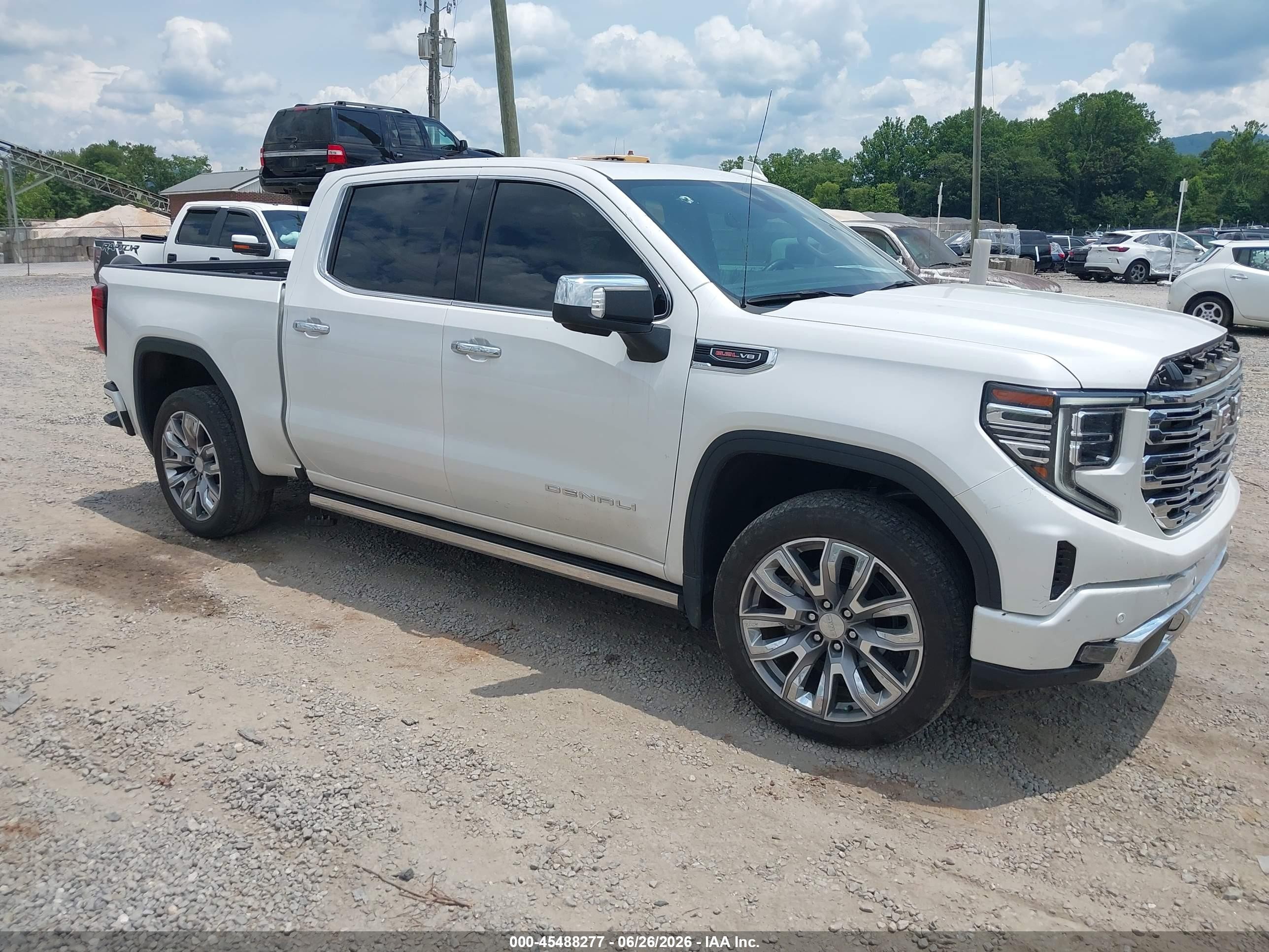 2024 GMC Sierra 1500 Denali, VIN 1GTUUGEL0RZ144643 — Front end