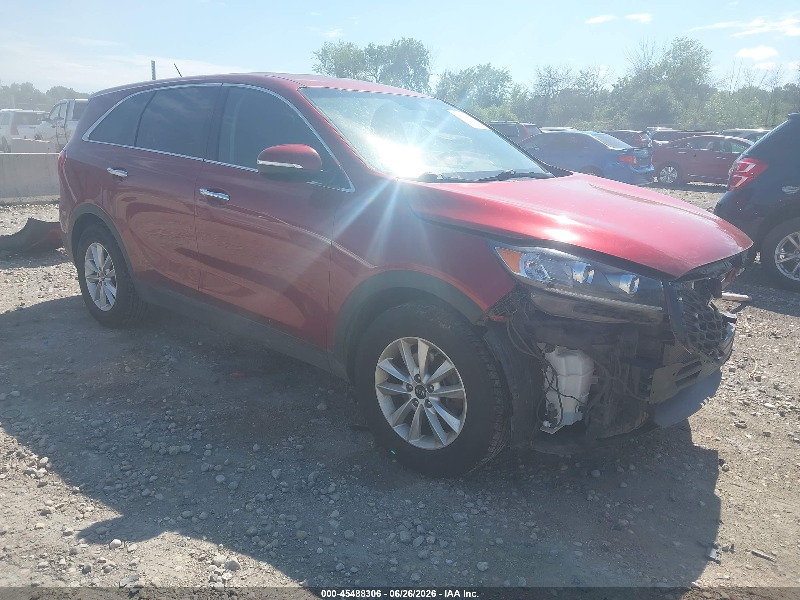 2019 Kia Sorento S, VIN 5XYPG4A52KG489235 — Front end