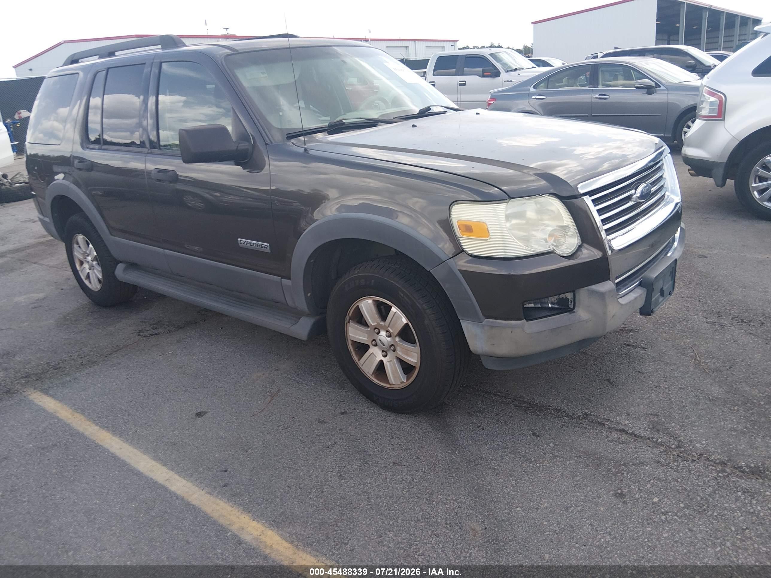 2006 Ford Explorer XLT, VIN 1FMEU73EX6UA63470 — Rear end