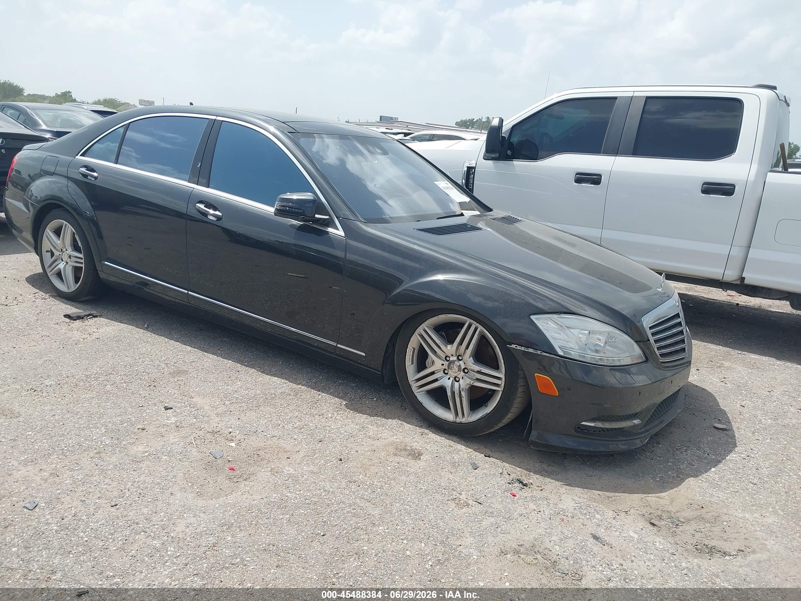 2013 Mercedes-Benz S 550, VIN WDDNG9EB3DA535409 — Front end