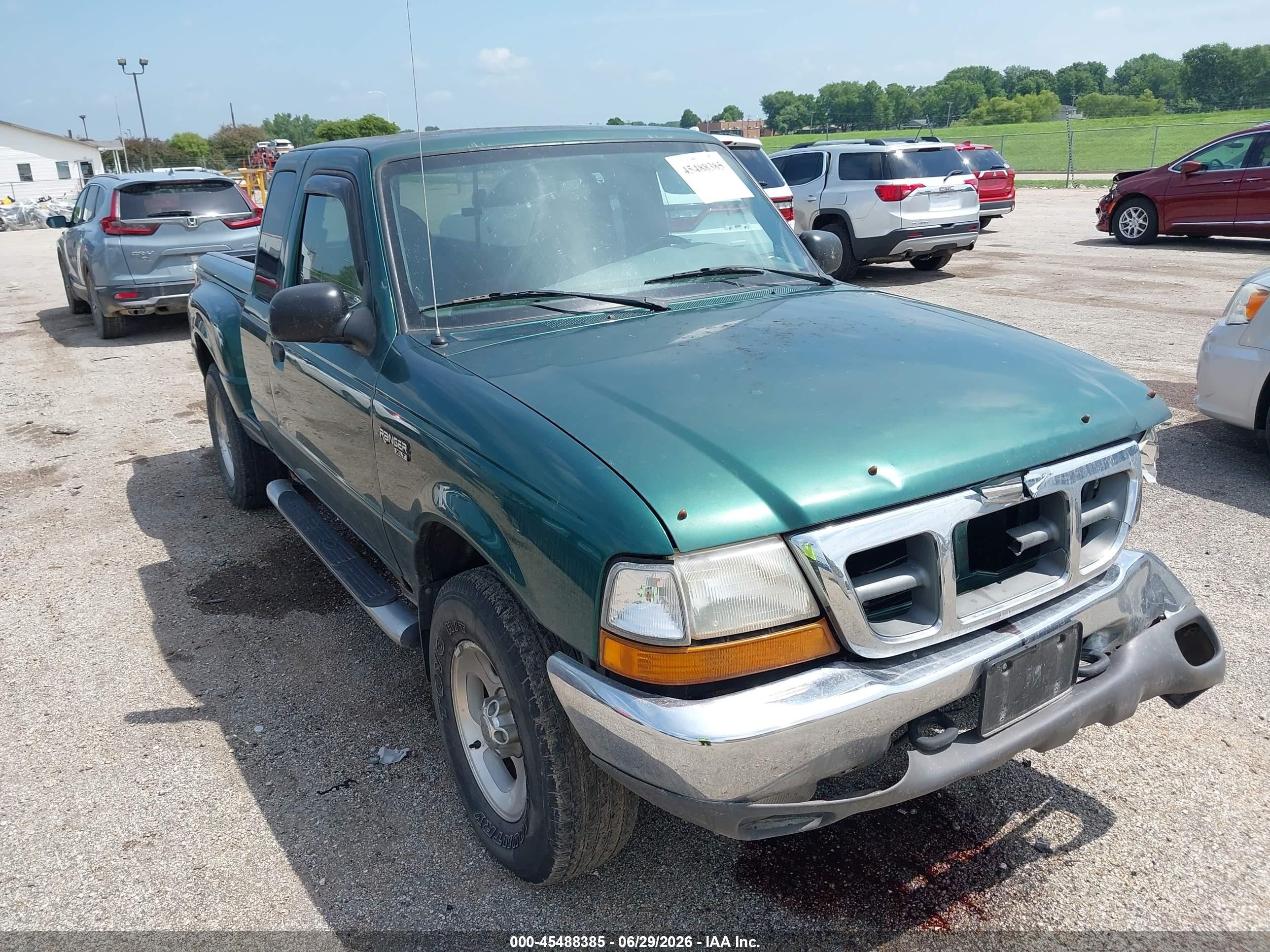 1999 Ford Ranger XL, VIN 1FTZR15V9XPB44560 — Front end