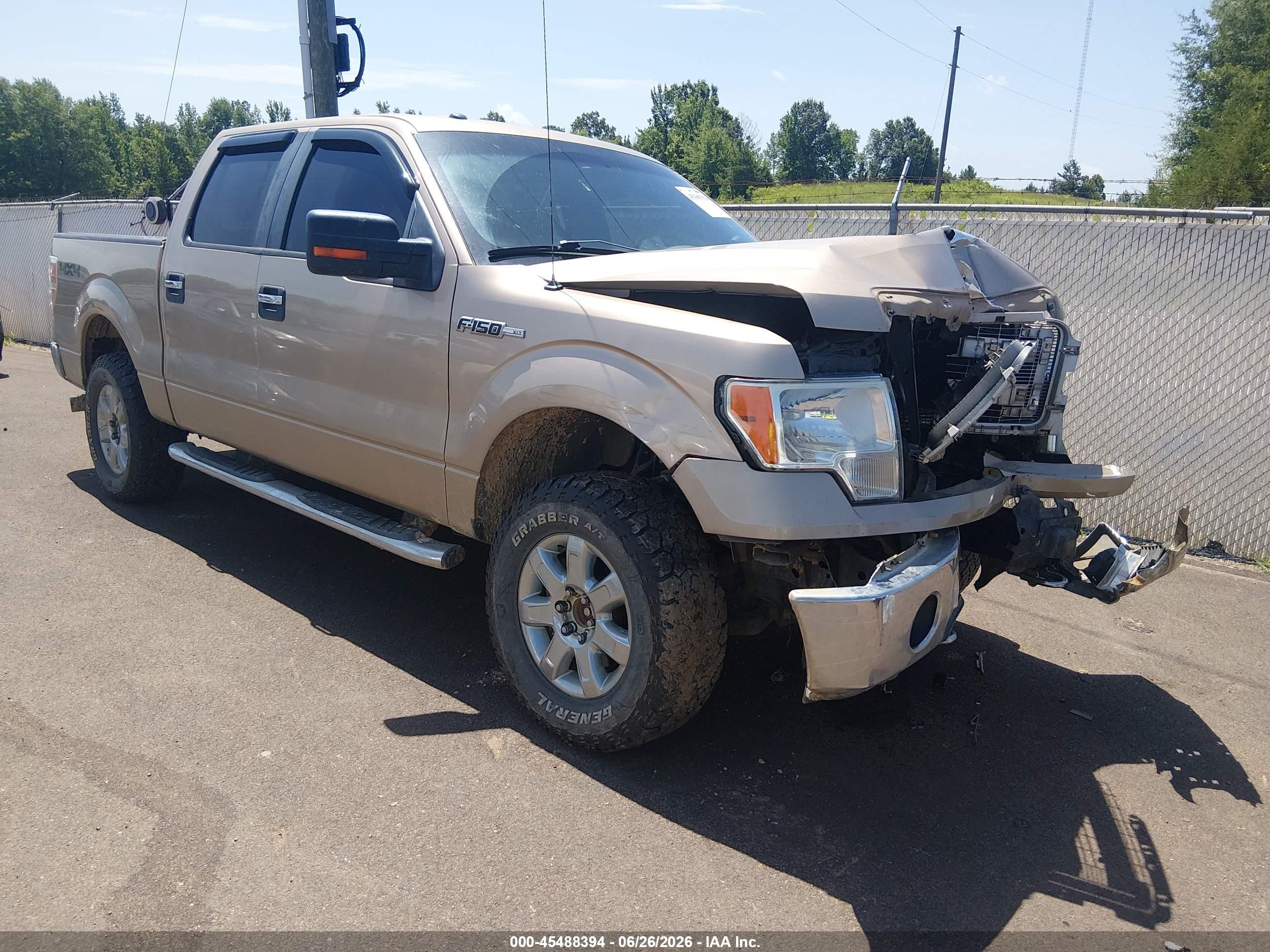 2014 Ford F-150 XLT, VIN 1FTFW1EF2EKE82283 — Front end