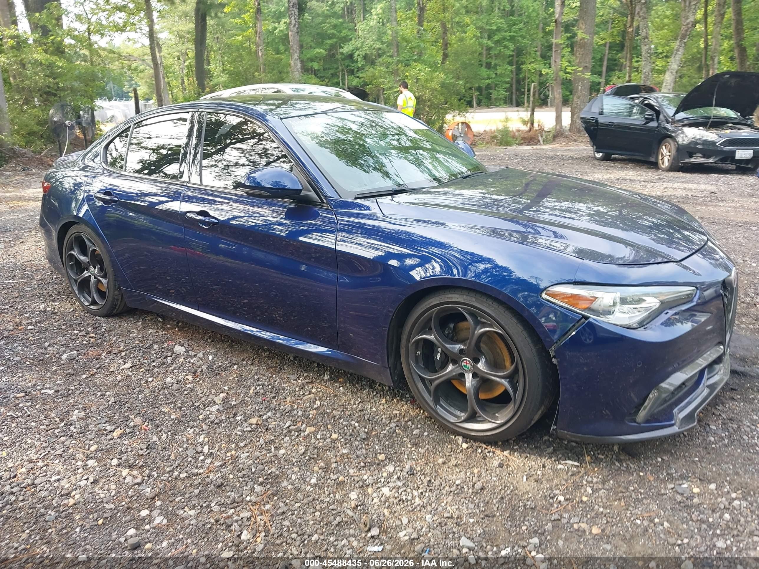 2019 Alfa Romeo Giulia Ti Sport, VIN ZARFANBN7K7608501 — Side