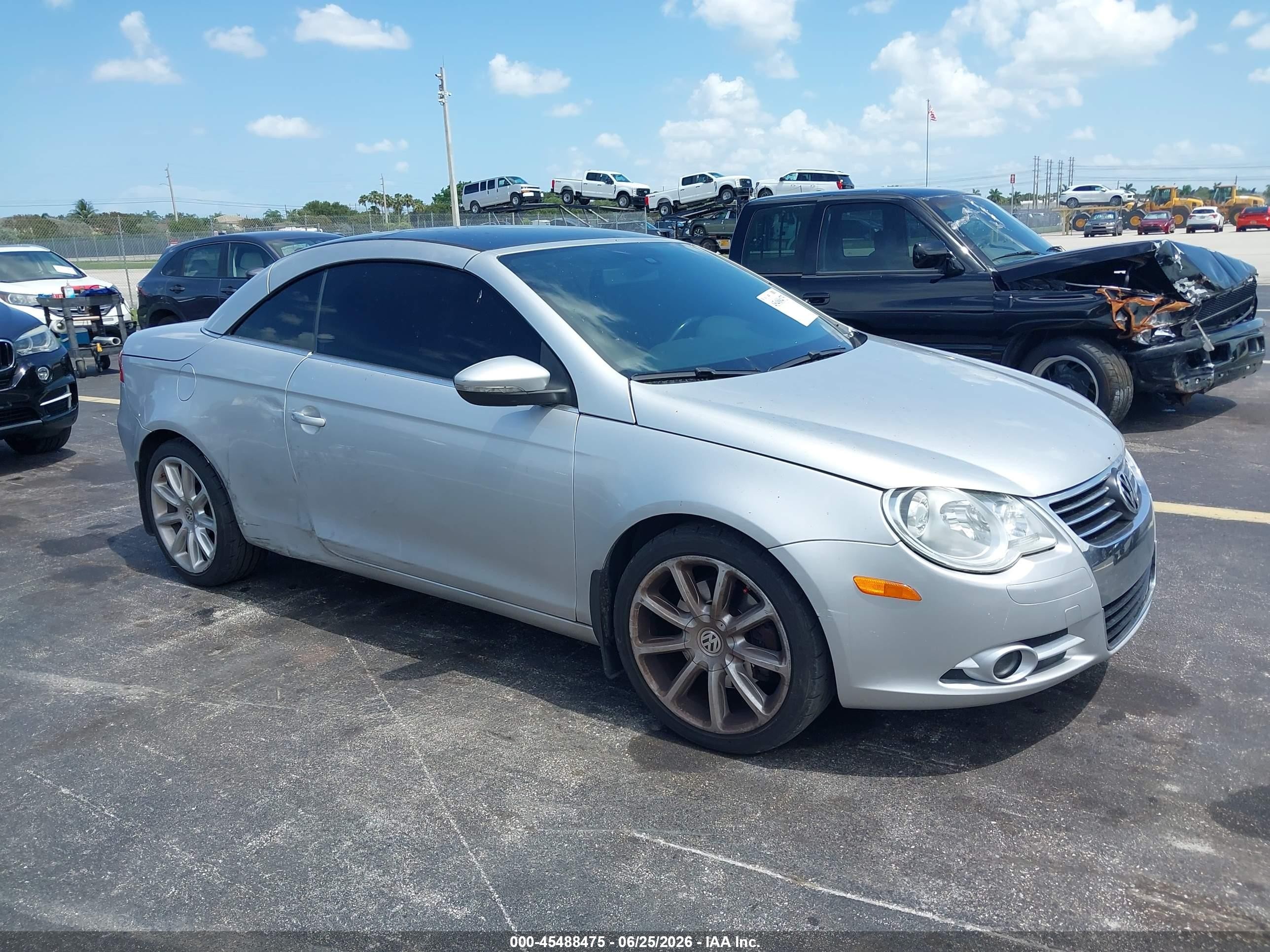 2010 Volkswagen Eos Lux, VIN WVWFA7AH0AV016711 — Side