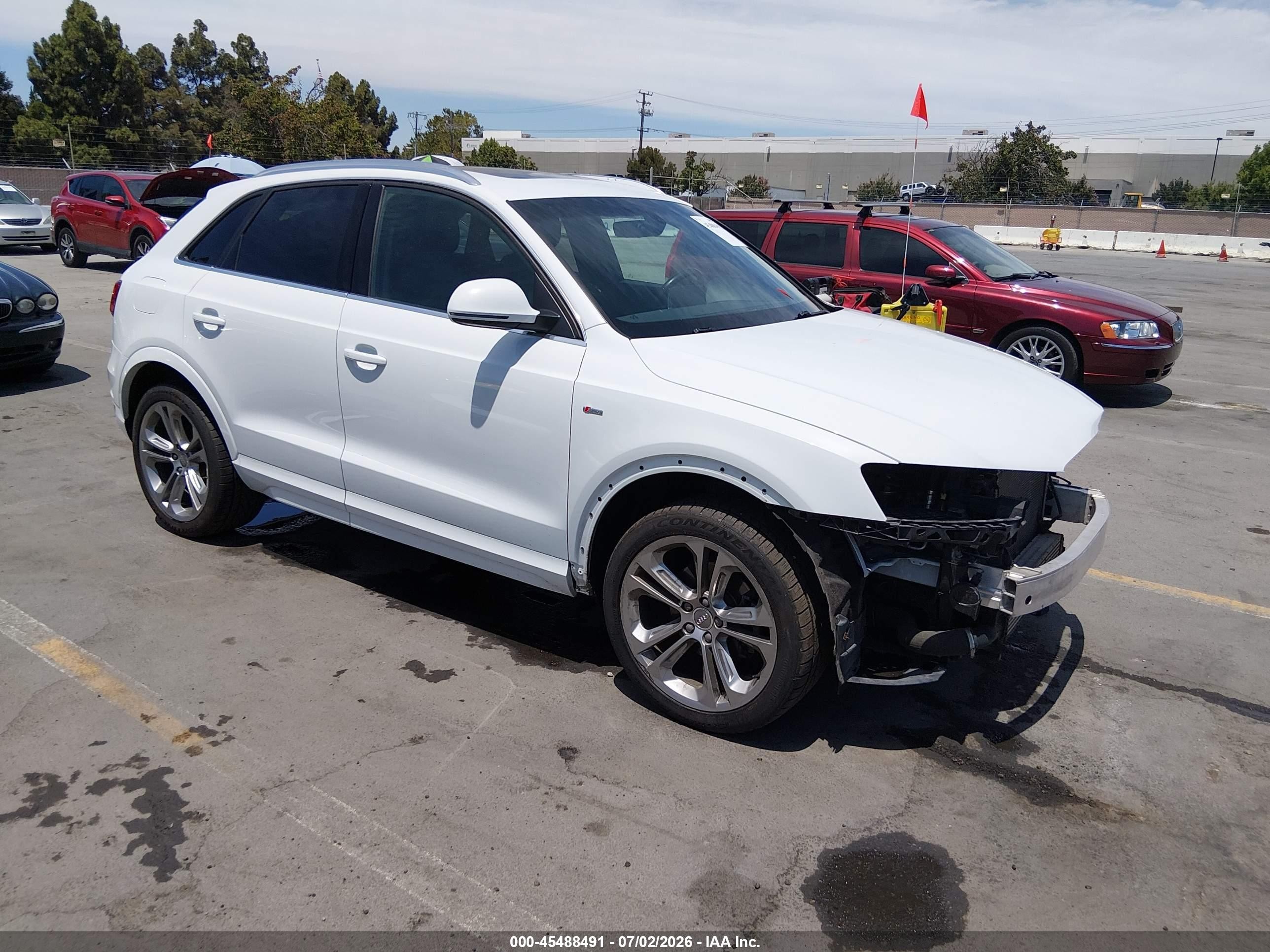 2016 Audi Q3 Prestige, VIN WA1GFCFS2GR020287 — Front end