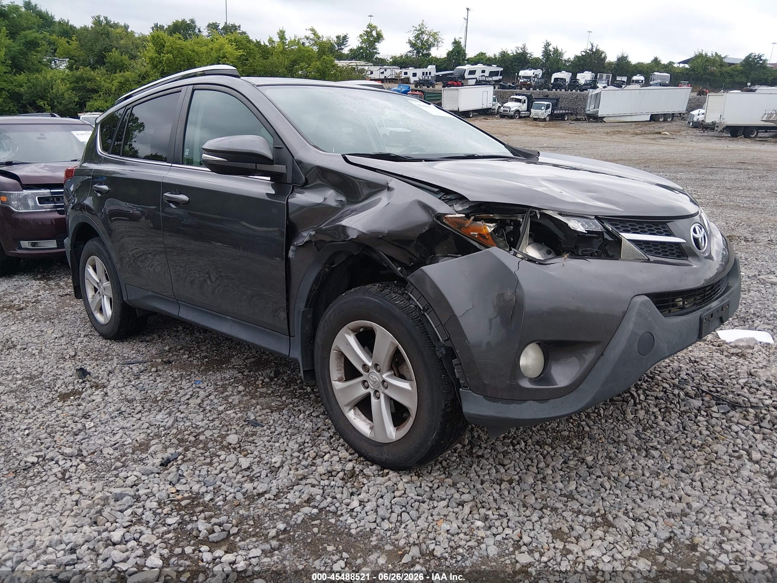 2014 Toyota RAV4 XLE, VIN 2T3RFREV9EW148455 — Front end