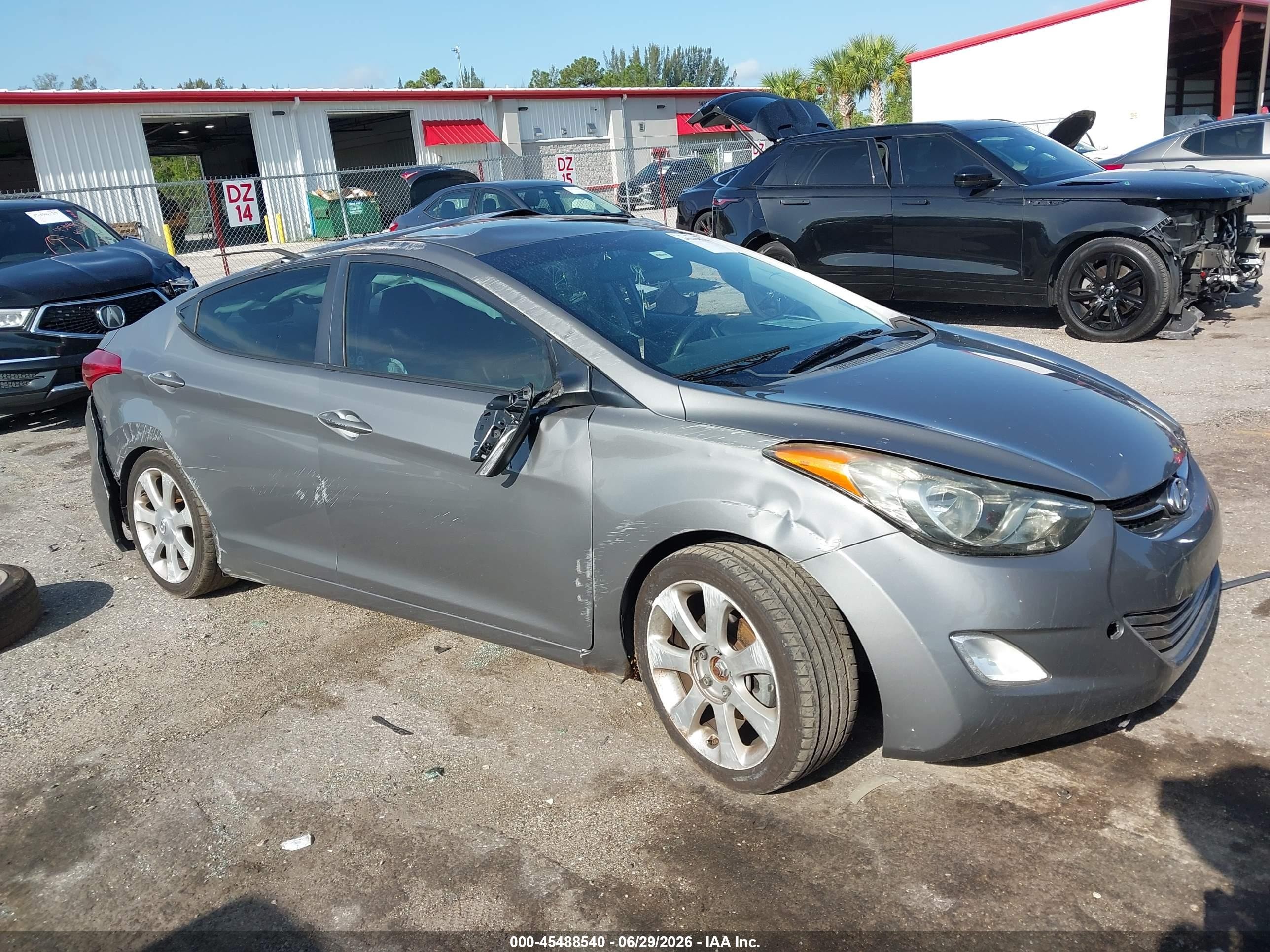 2013 Hyundai Elantra GLS, VIN 5NPDH4AE7DH338967 — Side