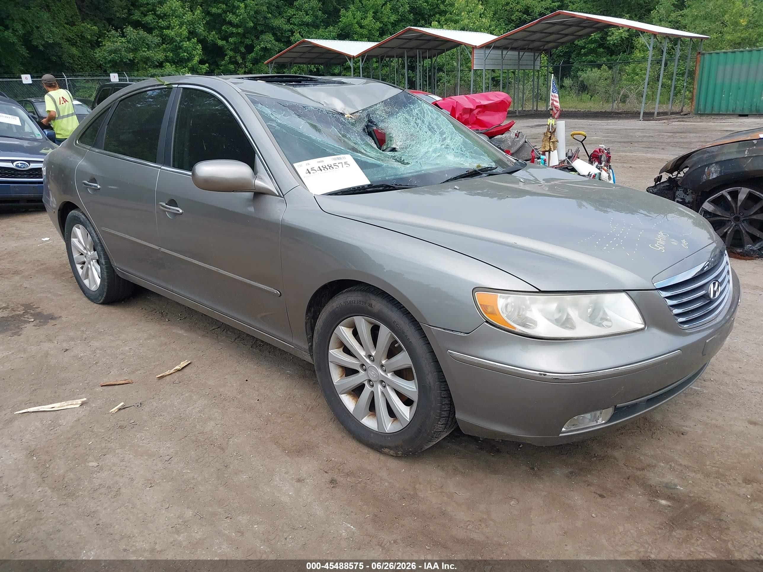 2009 Hyundai Azera GLS, VIN KMHFC46D99A371602 — Roof