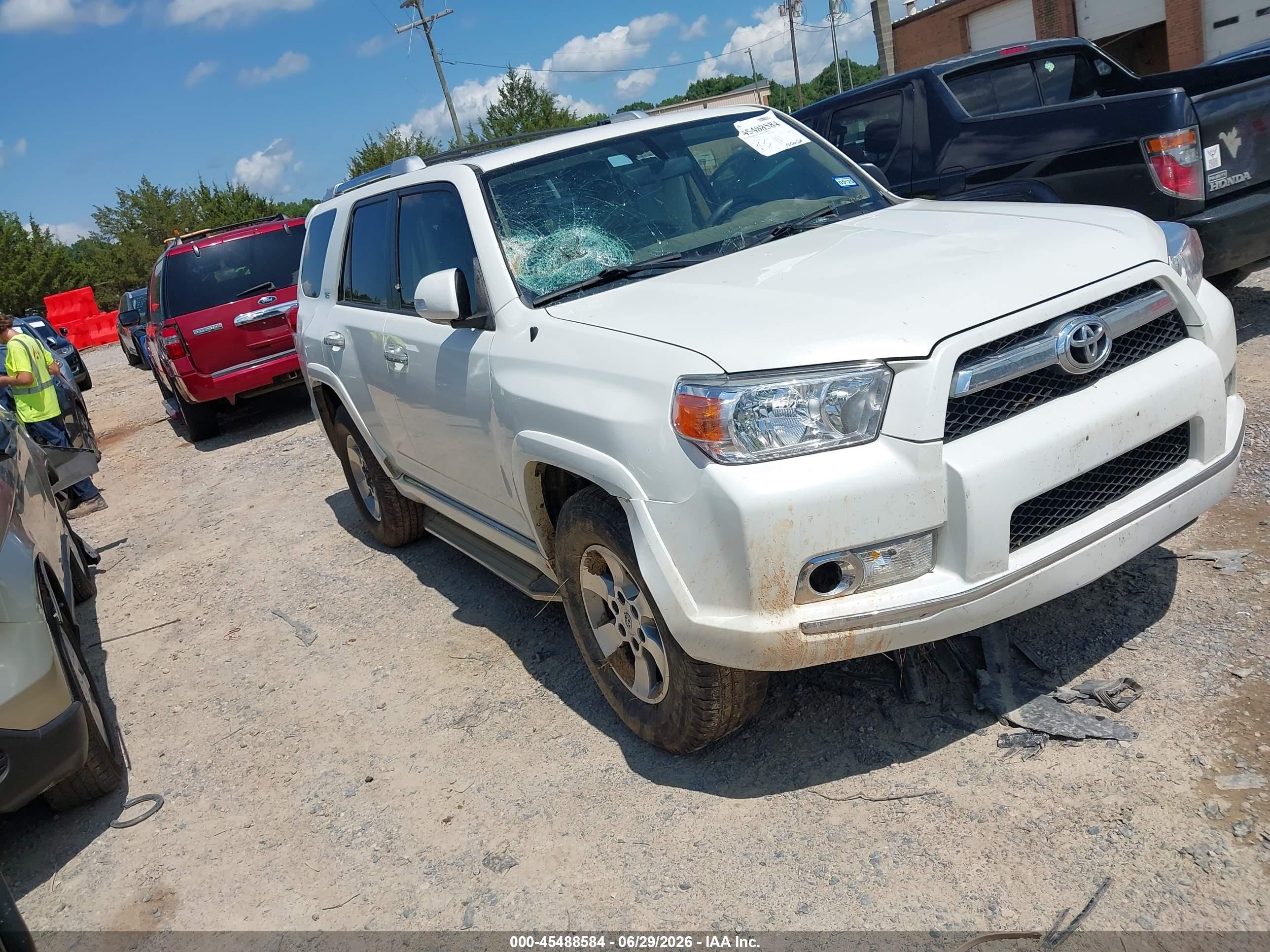 2012 Toyota 4Runner Limited, VIN JTEZU5JR2C5037110 — Side