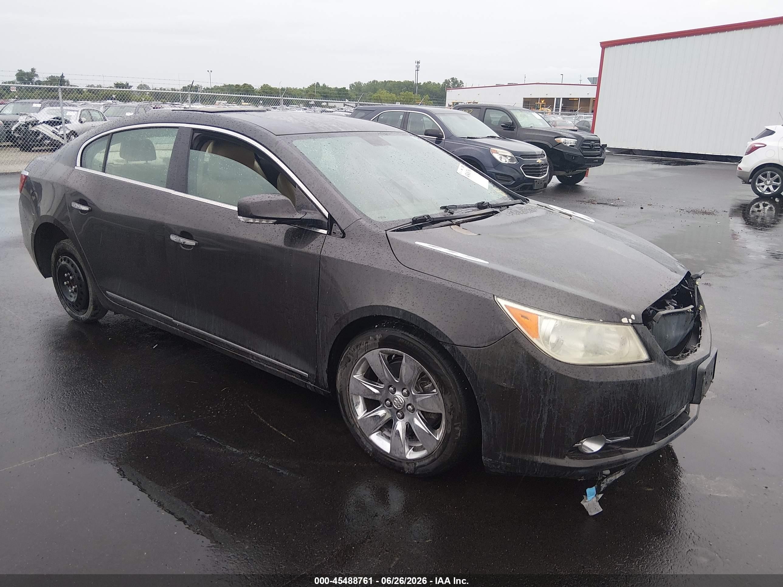 2013 Buick LaCrosse Premium 1, VIN 1G4GF5E34DF147904 — Пожар в салоне
