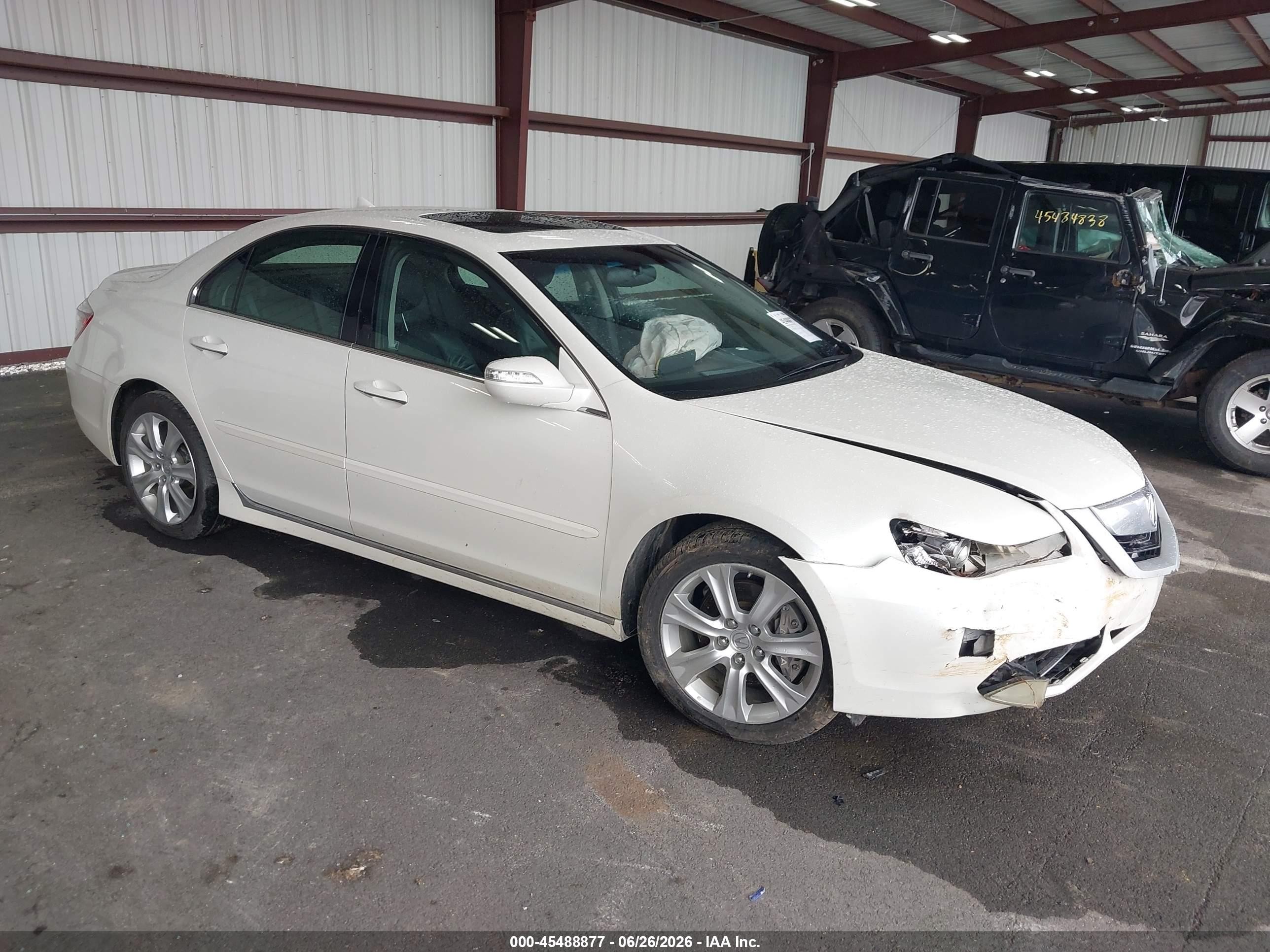 2010 Acura RL Technology, VIN JH4KB2F65AC002187 — Front end