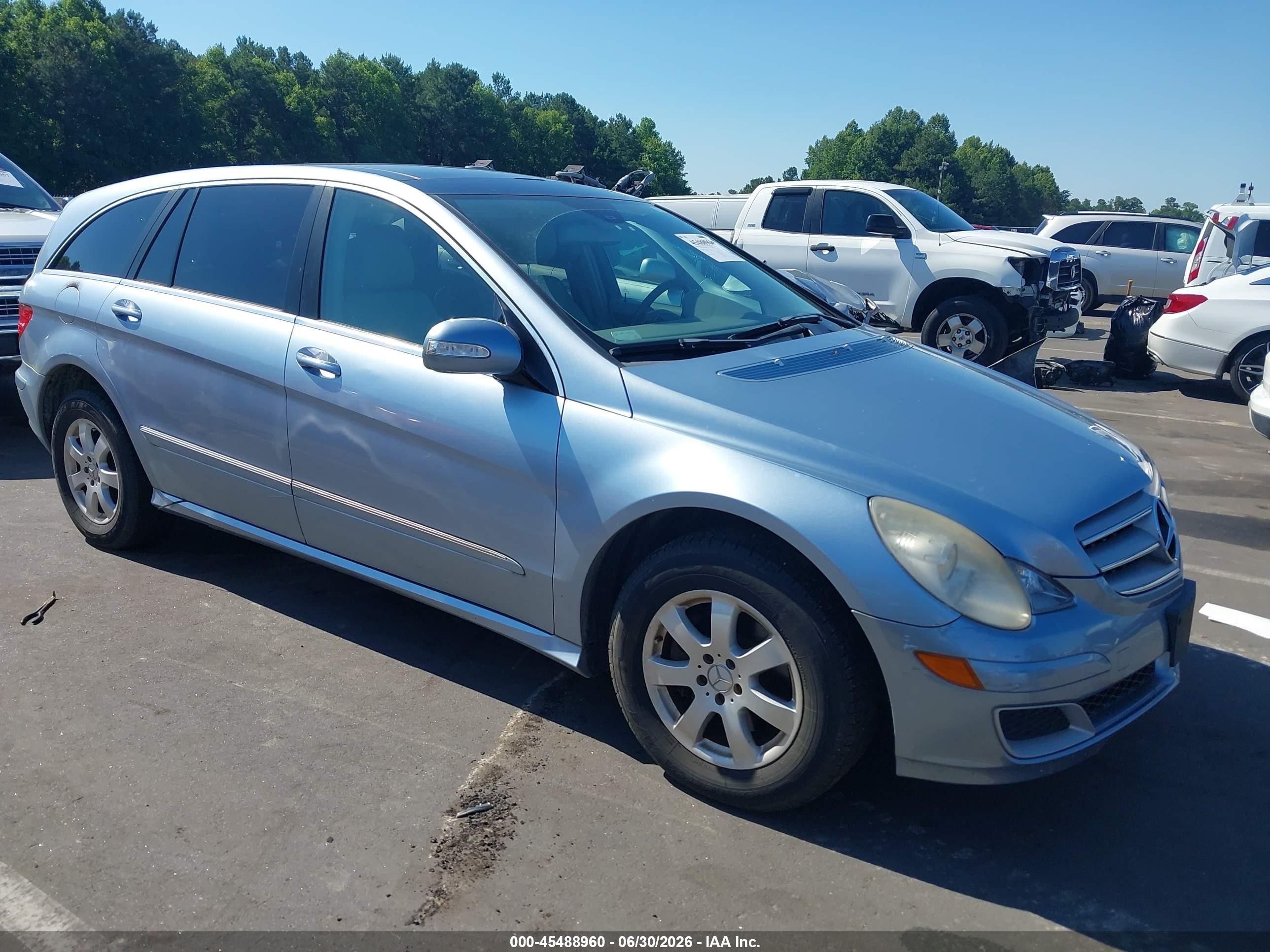 2007 Mercedes-Benz R 3.5L, VIN 4JGCB65E37A043391 — Normal wear