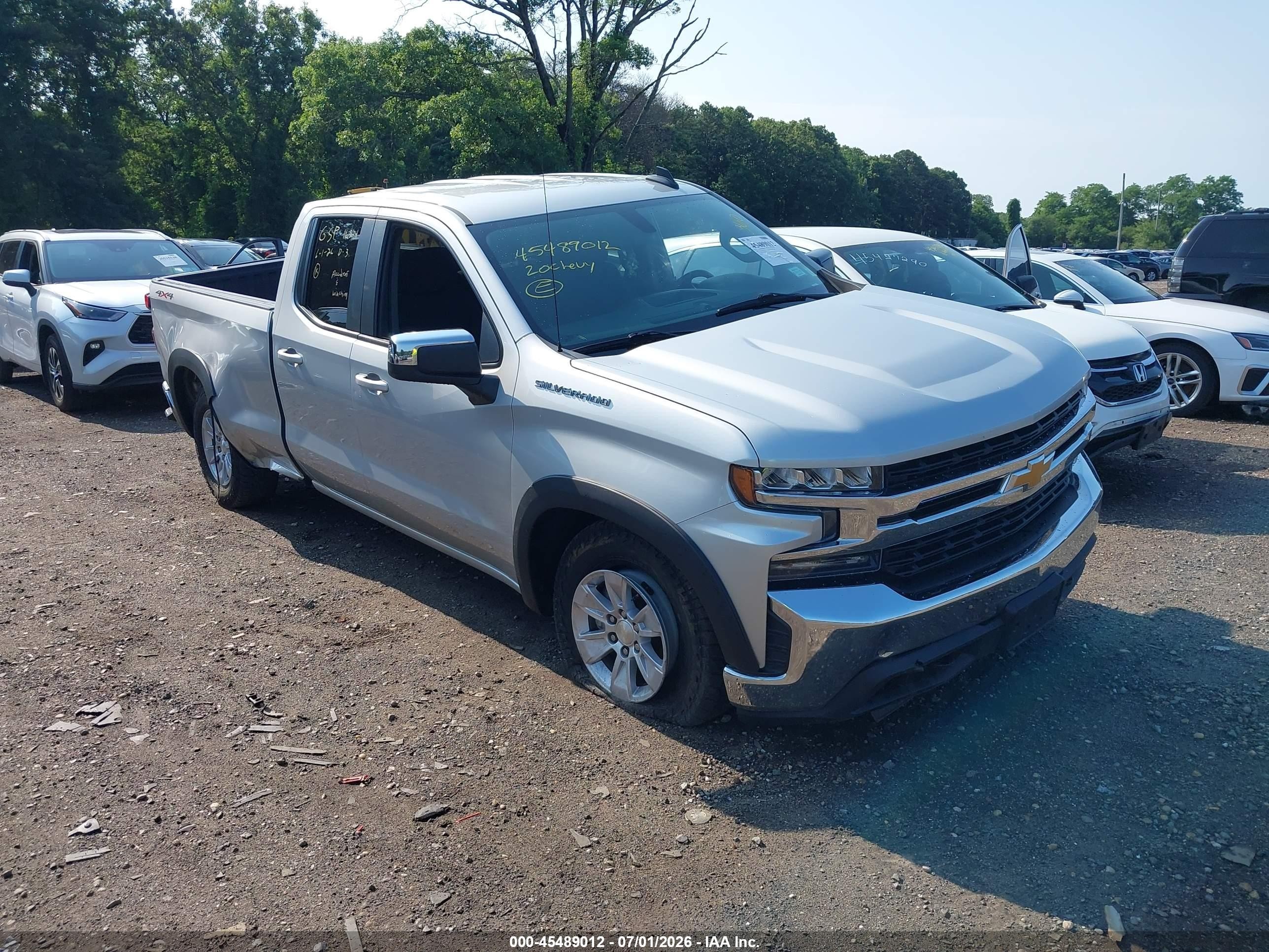 2020 Chevrolet Silverado 1500 LT, VIN 1GCRYDED9LZ200474 — Rear end