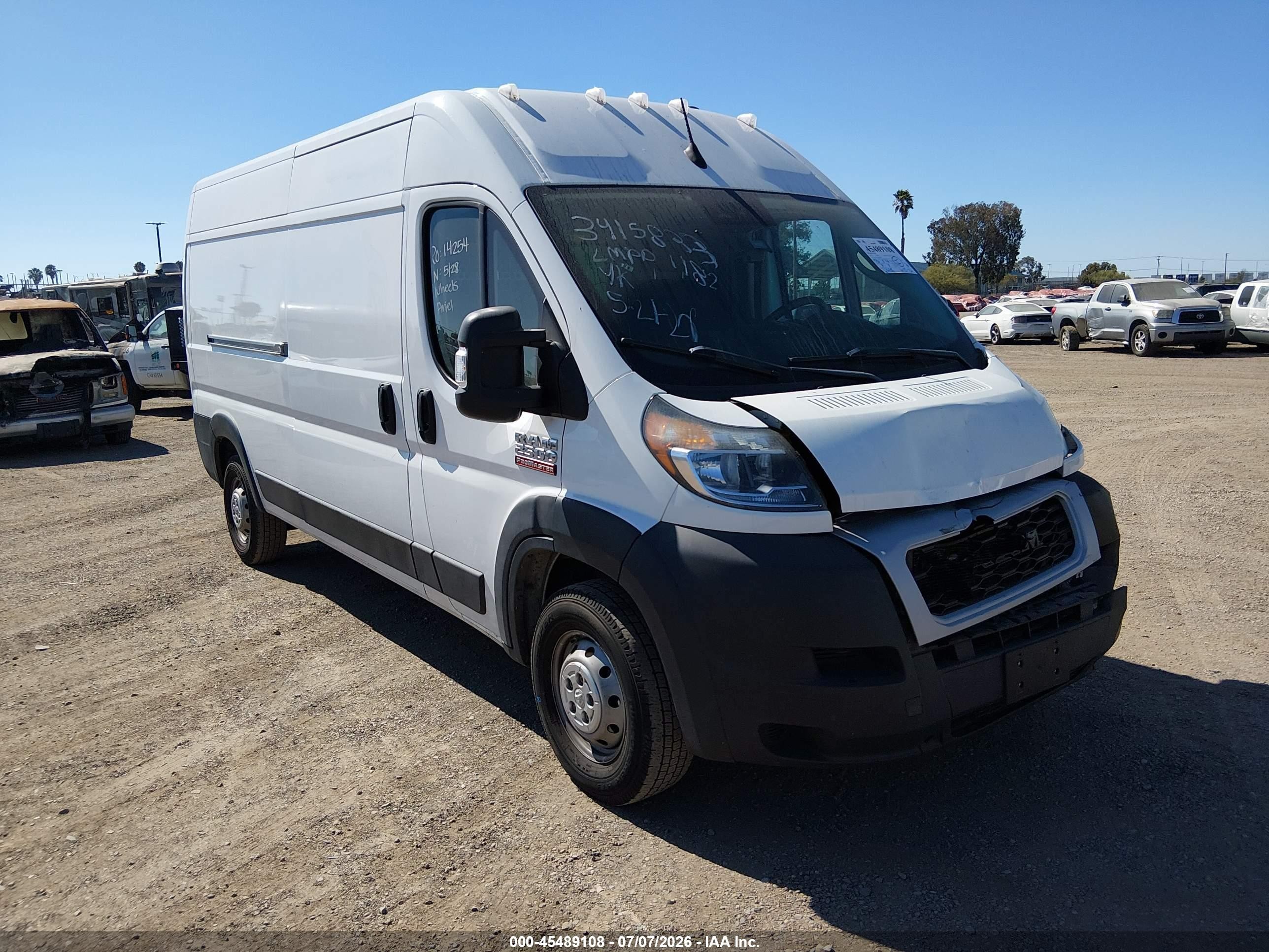 2022 Ram ProMaster Cargo, VIN 3C6LRVDG9NE116391 — Front end