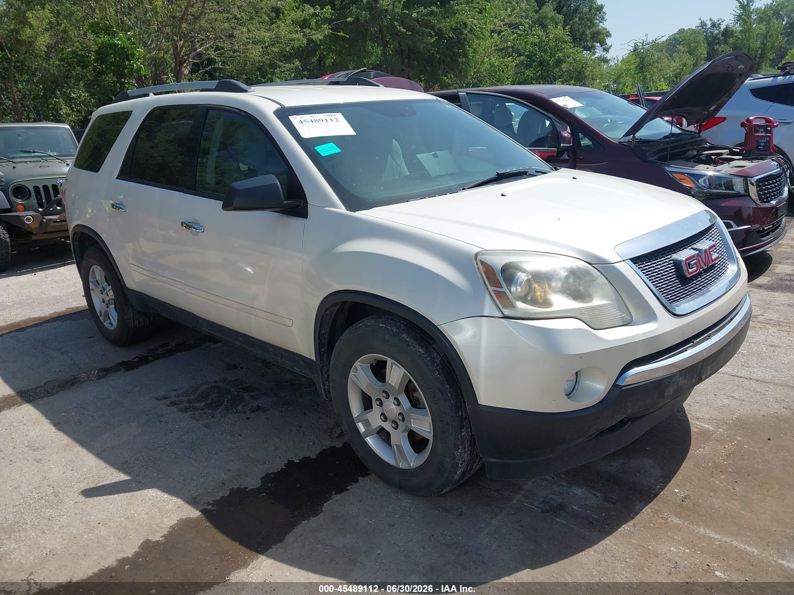 2012 GMC Acadia SLE, VIN 1GKKRPED0CJ262915 — Front end