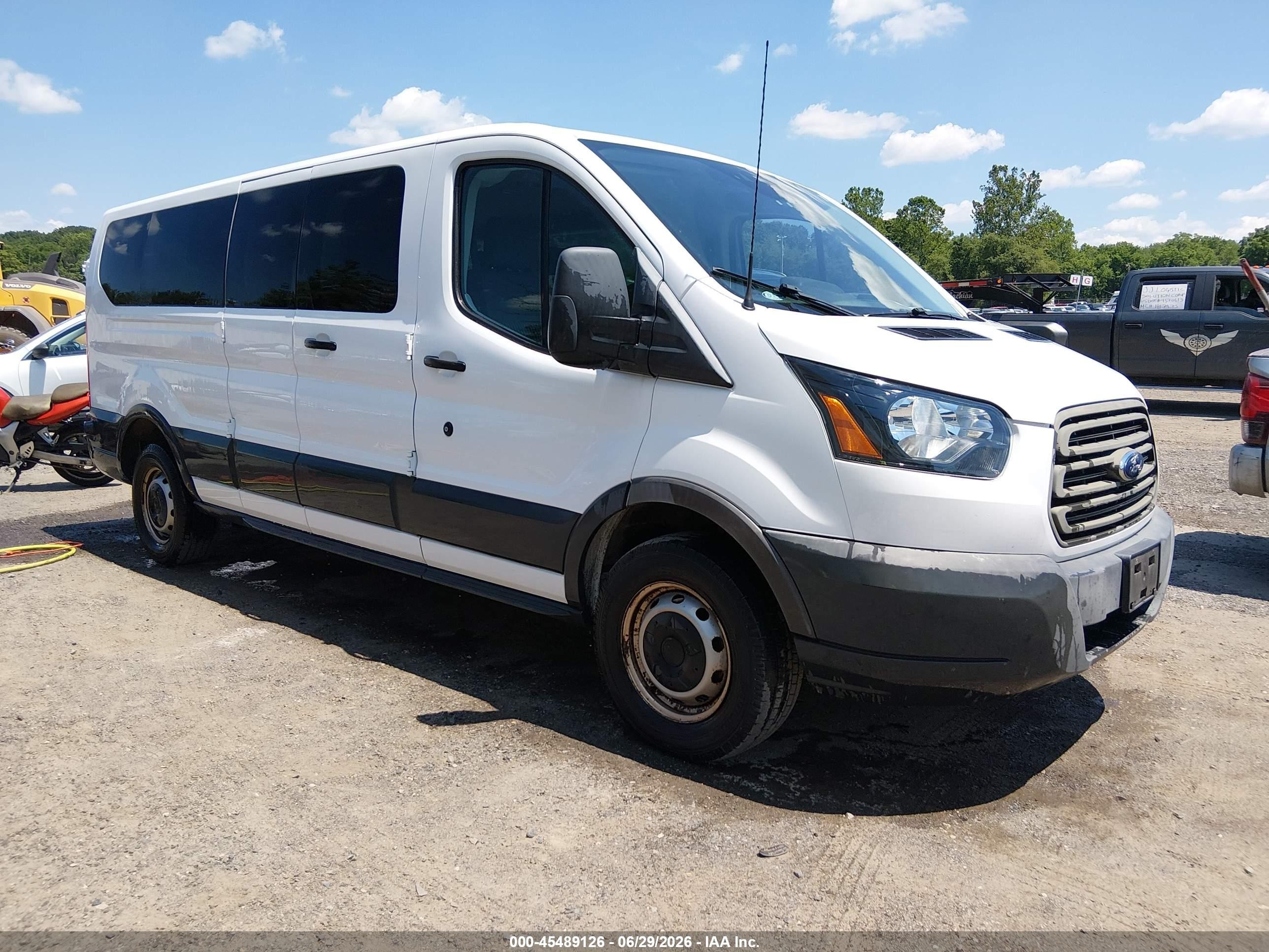 2018 Ford Transit Passenger XL, VIN 1FBZX2ZM2JKB42865 — Normal wear
