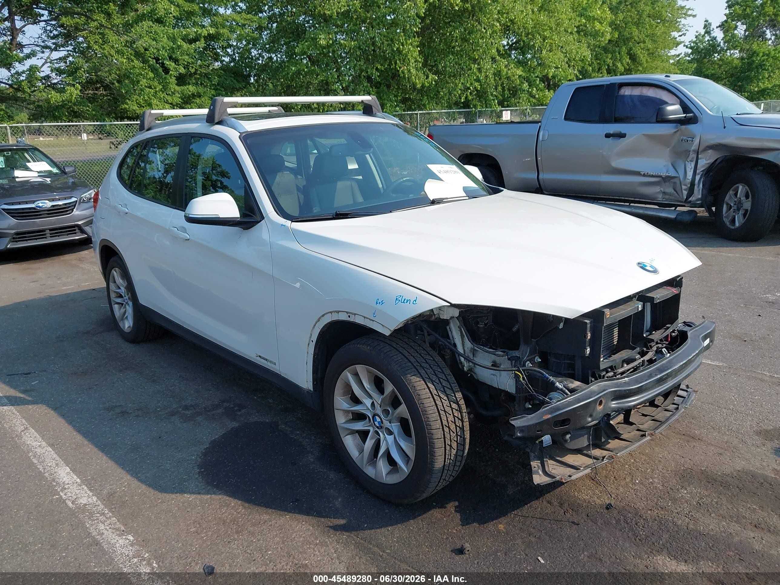 2015 BMW X1 xDrive28i, VIN WBAVL1C57FVY25133 — Front end