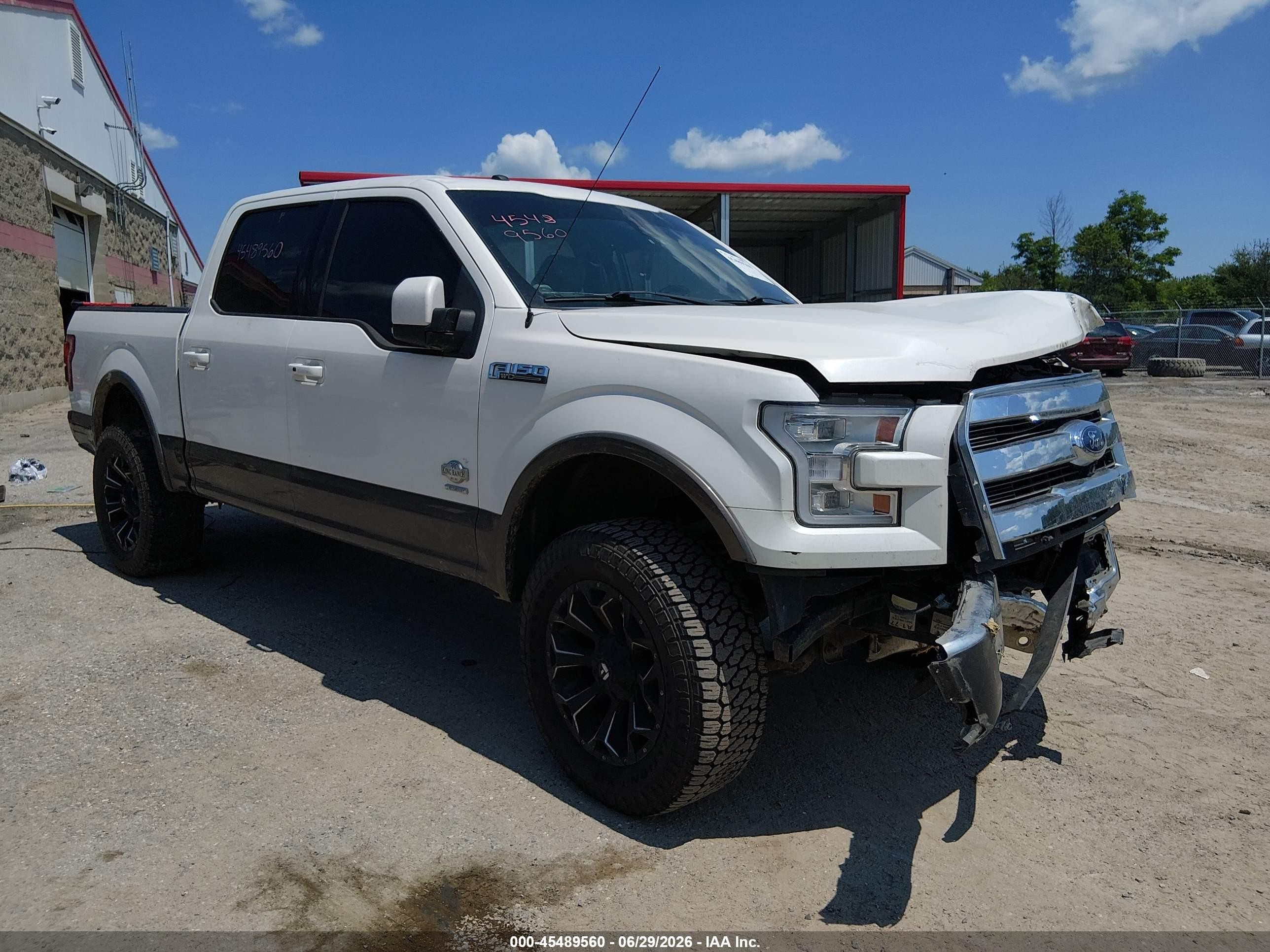 2016 Ford F-150 XLT, VIN 1FTEW1EG3GFD14510 — Side