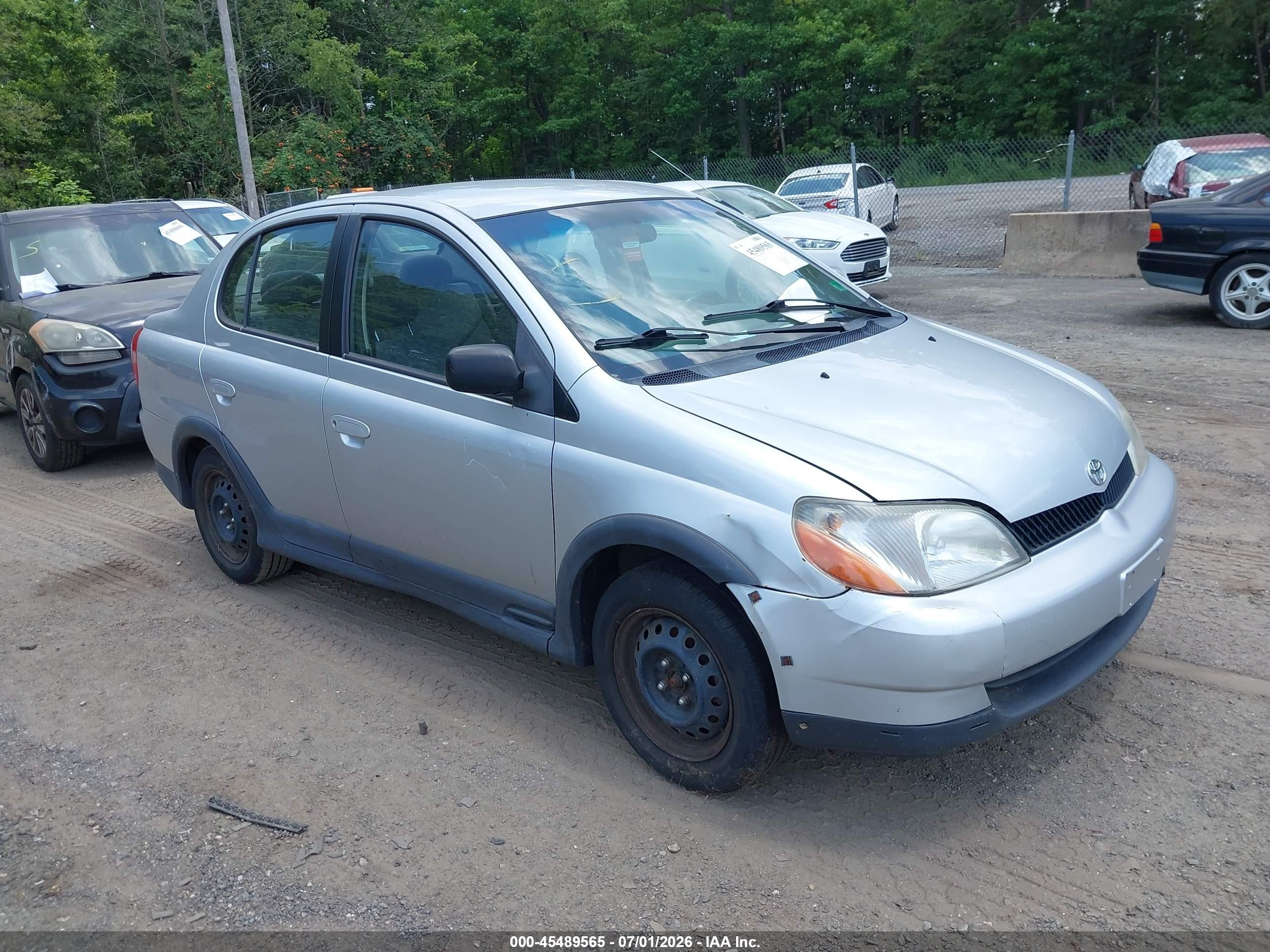 2001 Toyota ECHO, VIN JTDBT123610155702 — Перед