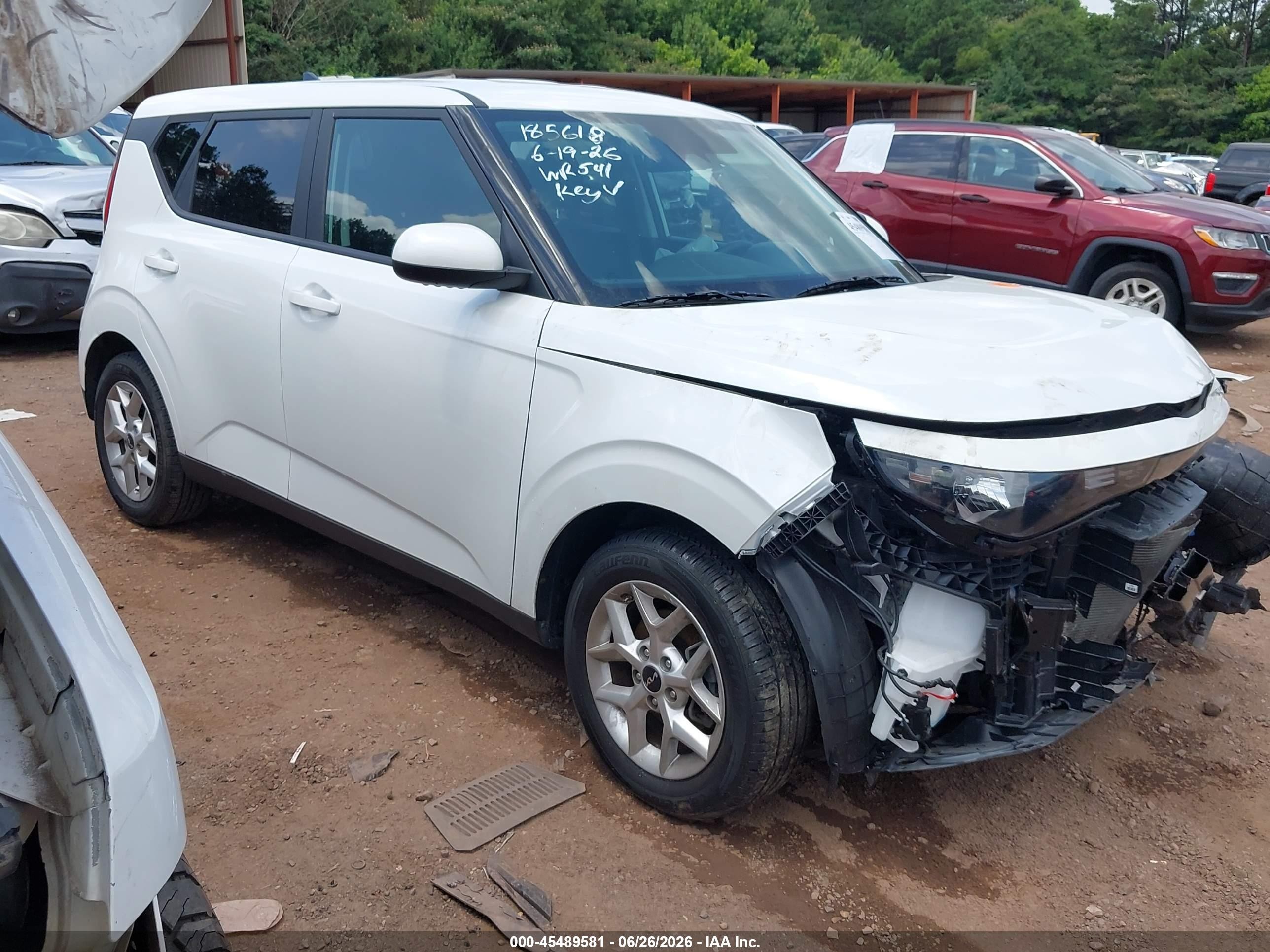 2024 Kia Soul LX, VIN KNDJ23AU3R7234381 — Front end