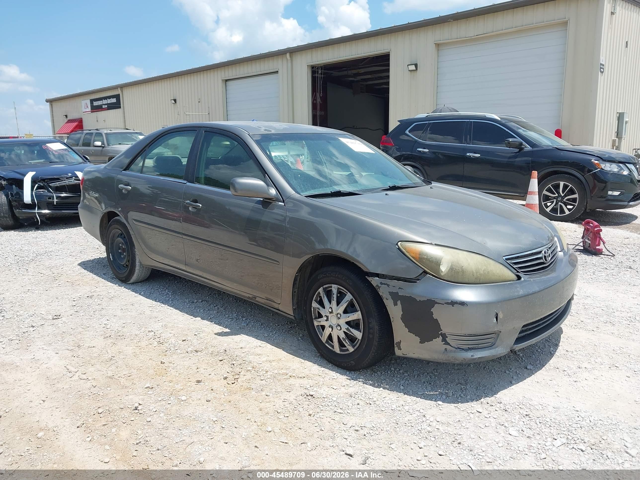 2005 Toyota Camry XLE, VIN 4T1BE30K95U595021 — Engine fire