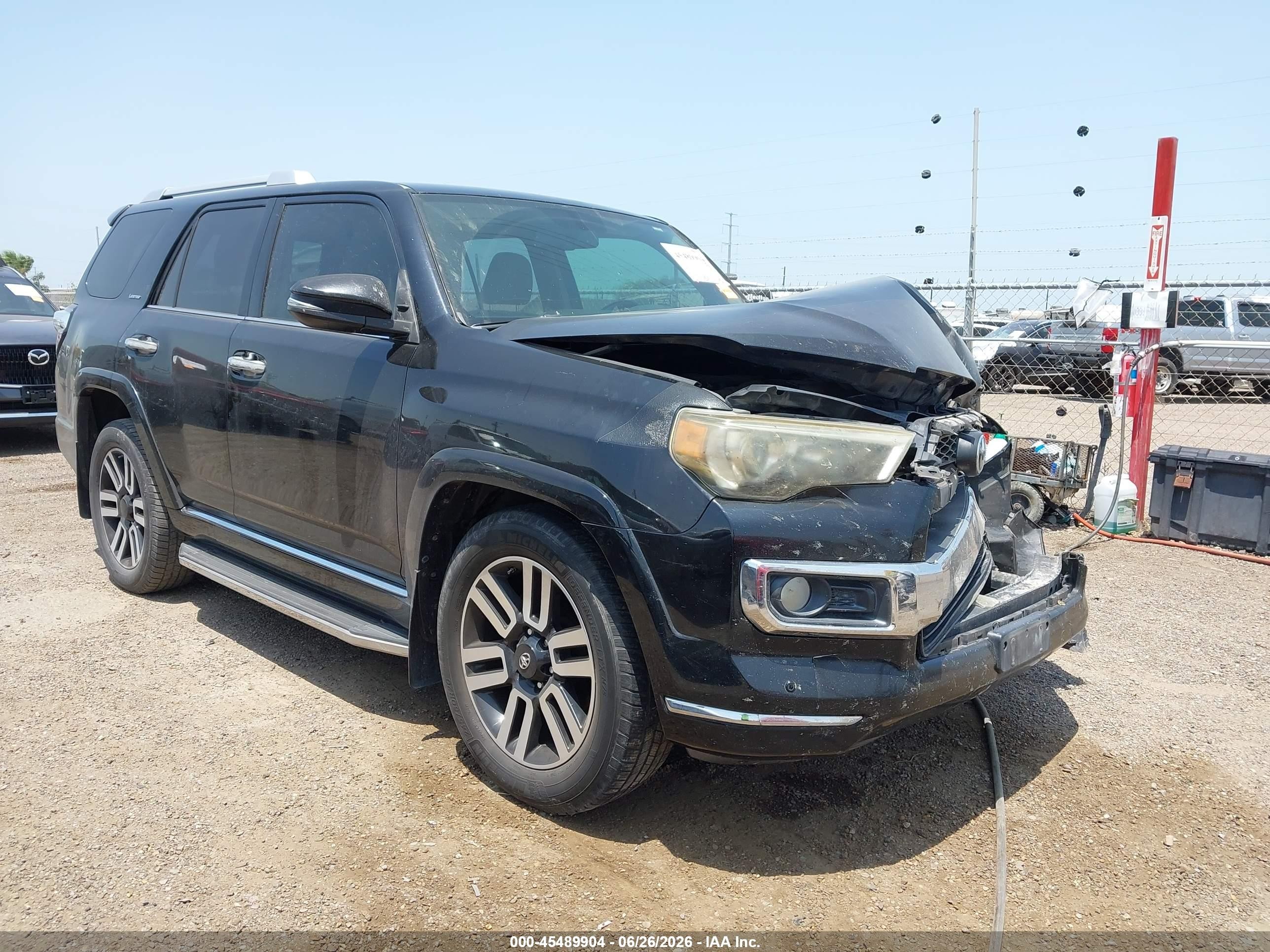 2016 Toyota 4Runner SR5, VIN JTEZU5JR2G5128223 — Перед