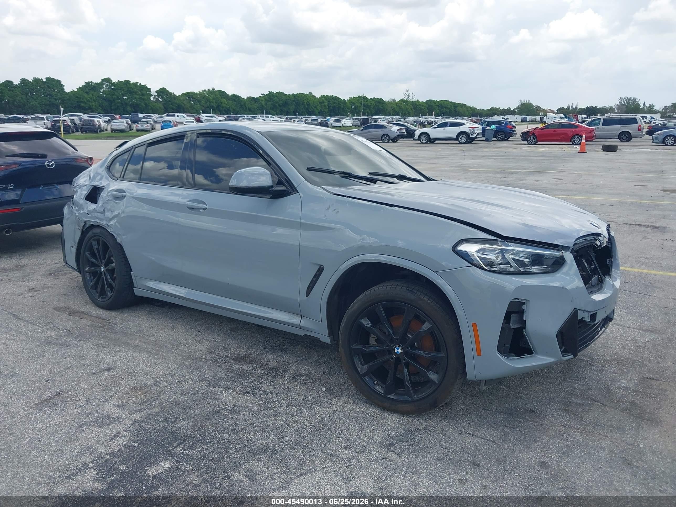 2024 BMW X4 xDrive30i, VIN 5UX33DT01R9X29946 — По всему кузову