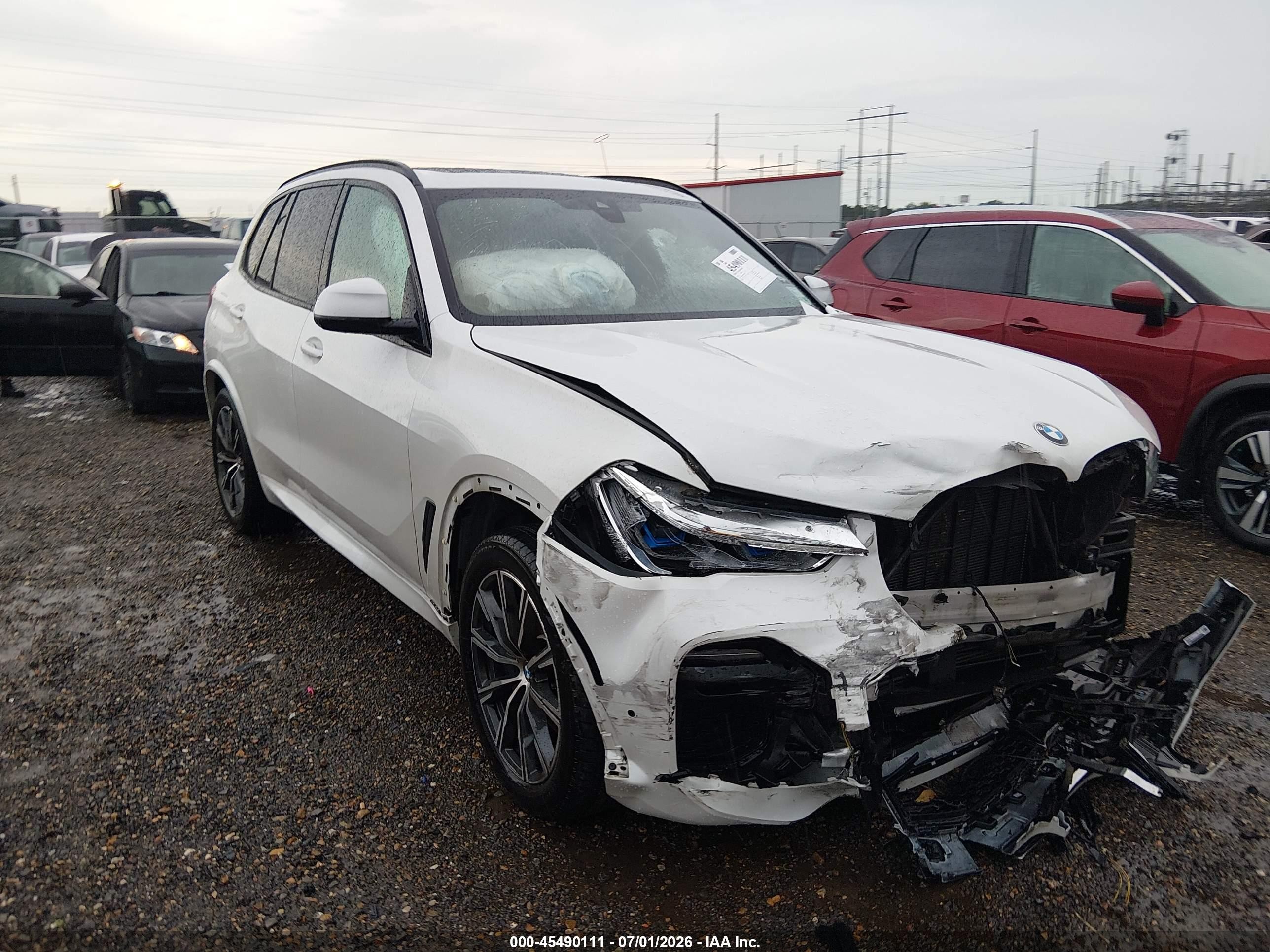 2021 BMW X5 xDrive40i, VIN 5UXCR6C01M9D93978 — Front end