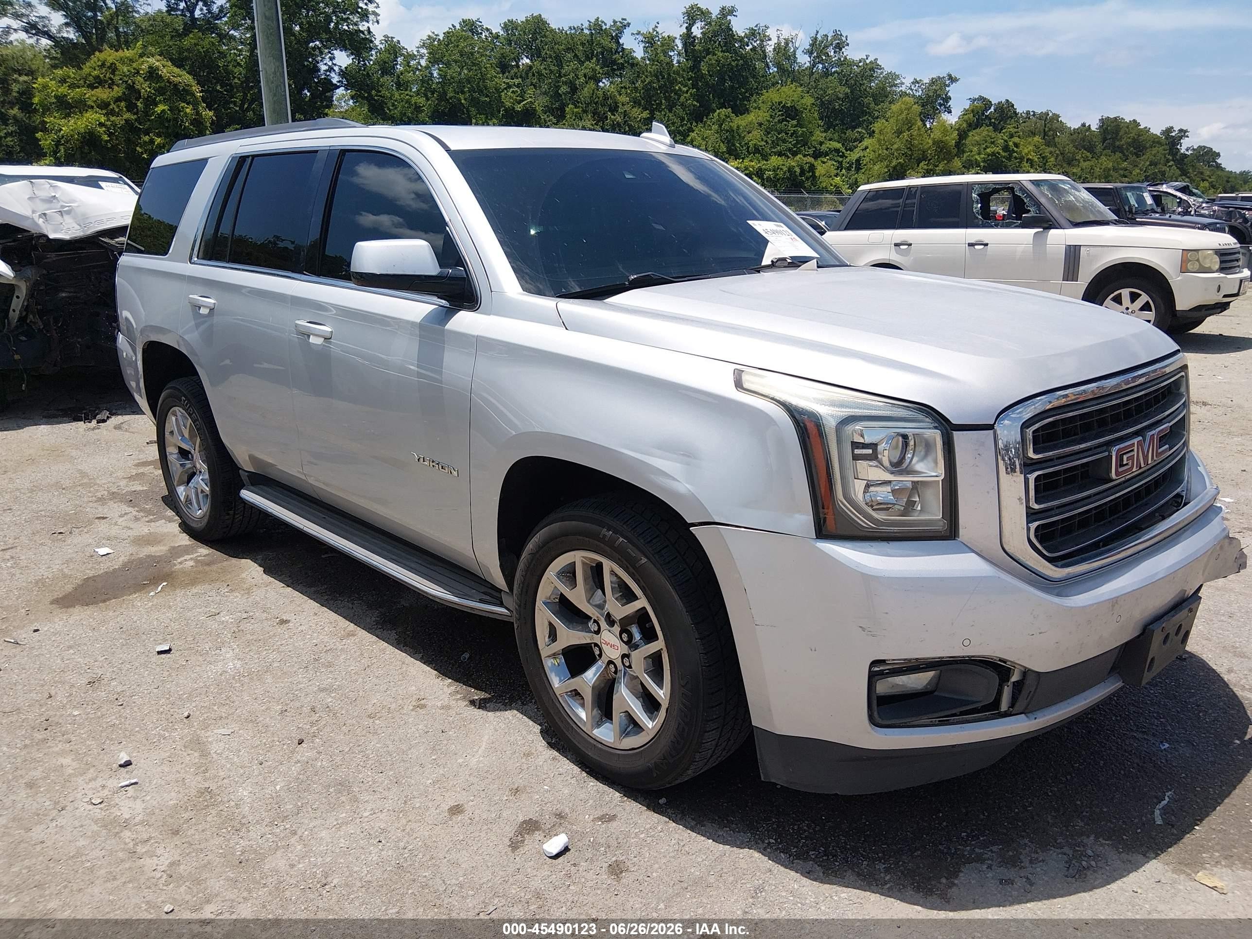 2015 GMC Yukon SLT, VIN 1GKS1BKC0FR503576 — Front end