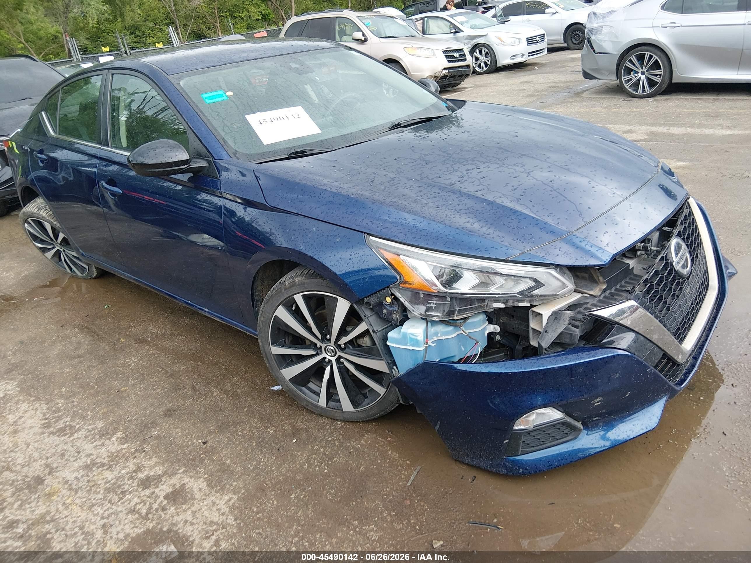 2022 Nissan Altima SR, VIN 1N4BL4CV7NN384292 — Side