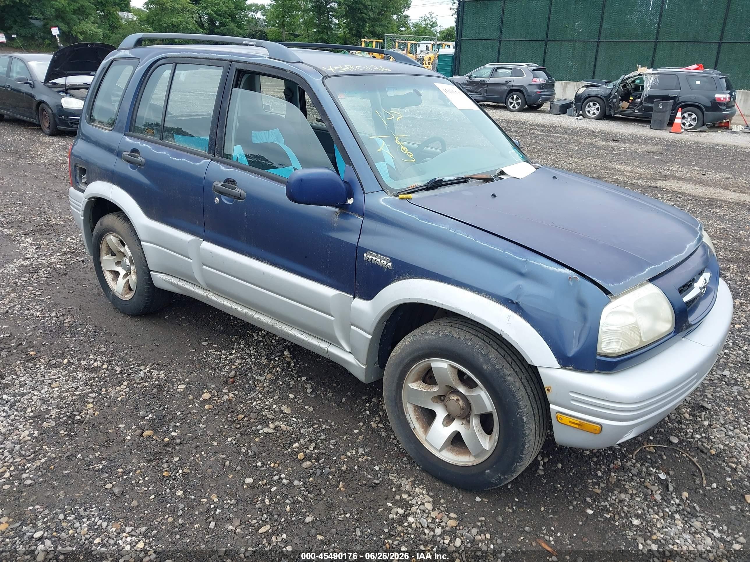 2000 Suzuki Grand Vitara JLX, VIN JS3TD62V8Y4129459 — Front end