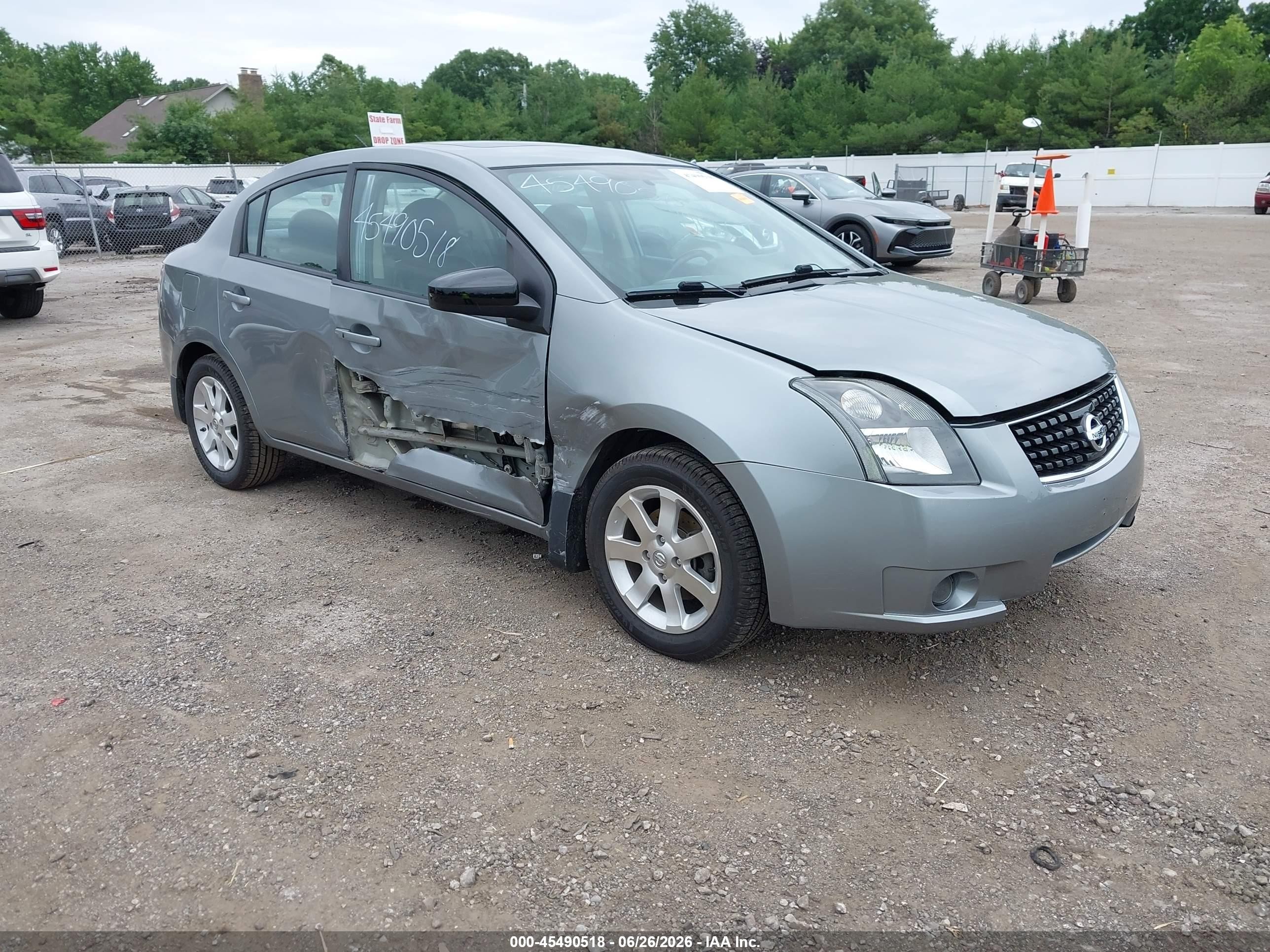2008 Nissan Sentra 2.0, VIN 3N1AB61E38L684765 — Side