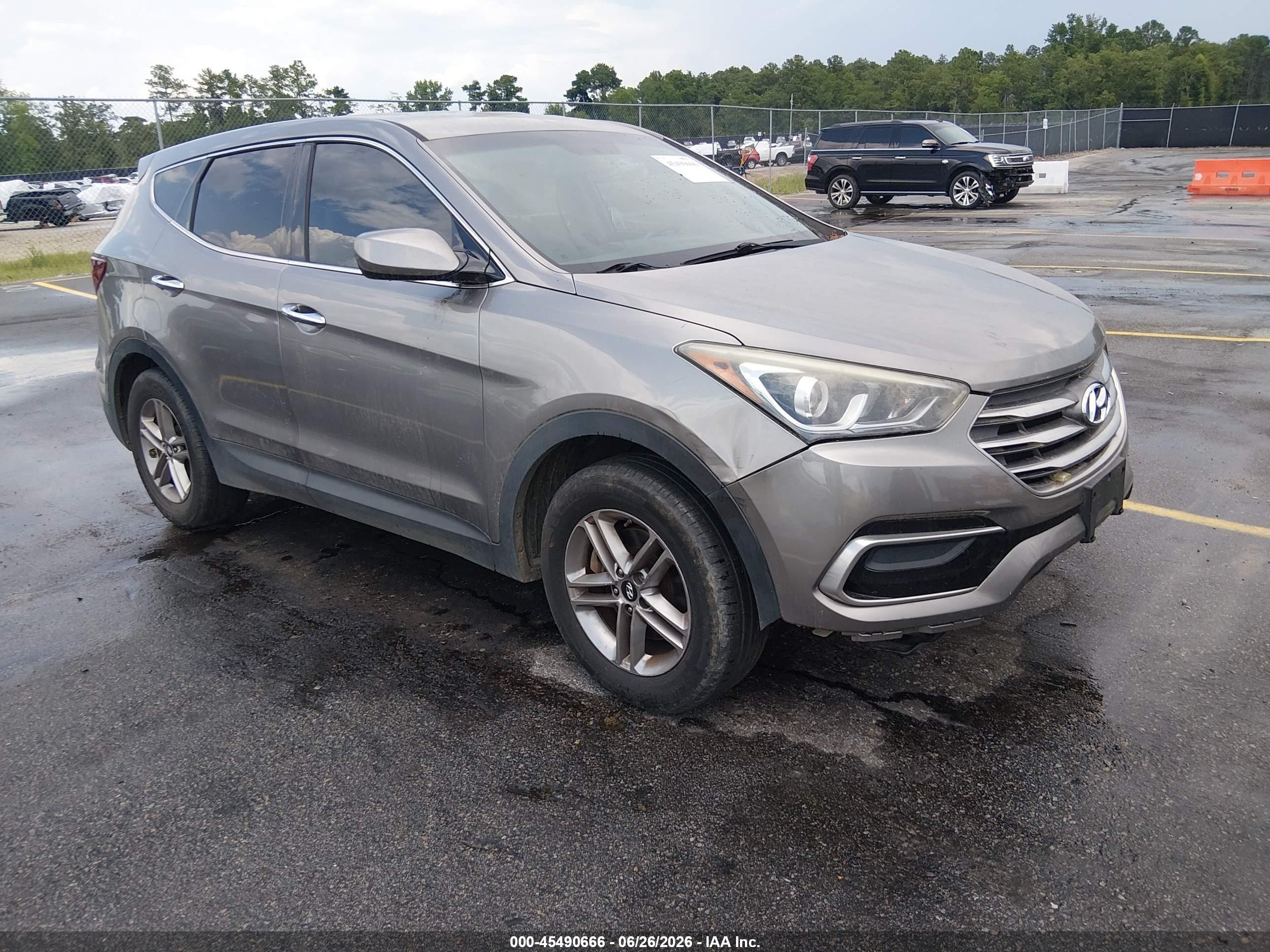 2017 Hyundai Santa Fe 2.4L, VIN 5NMZT3LB8HH047284 — Front end